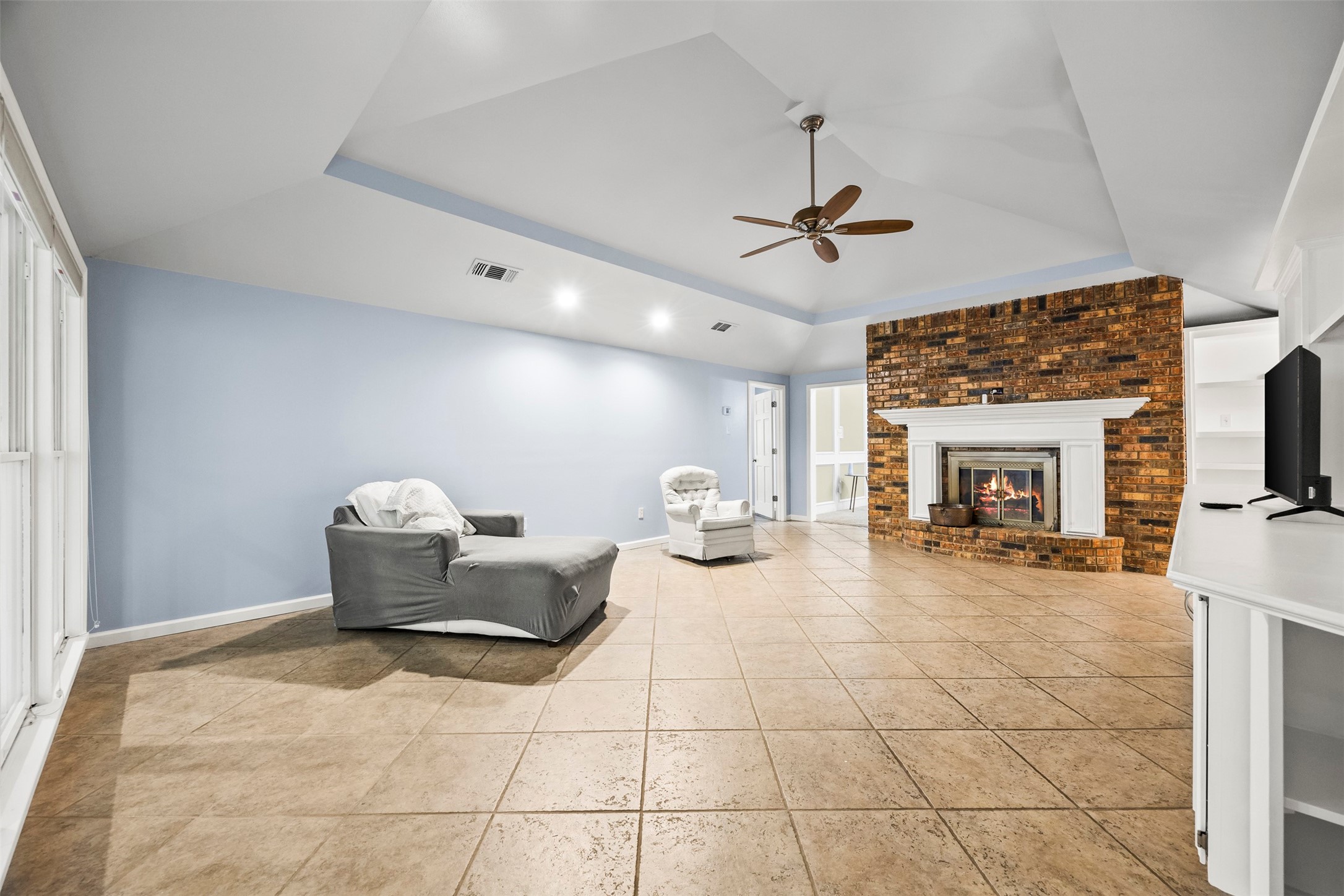909 Valley View Avenue Red Oak TX 75154
