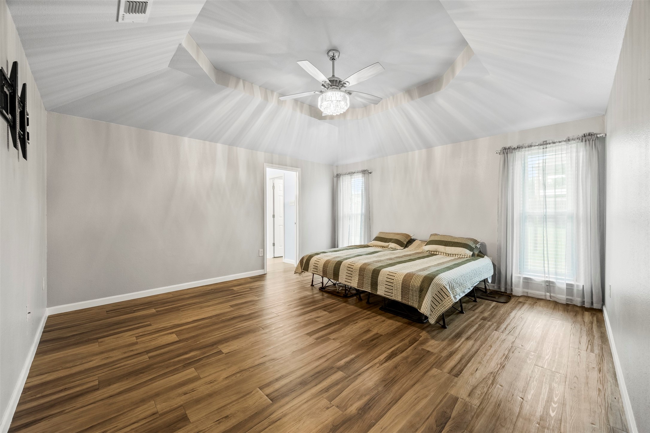 909 Valley View Avenue Red Oak TX 75154