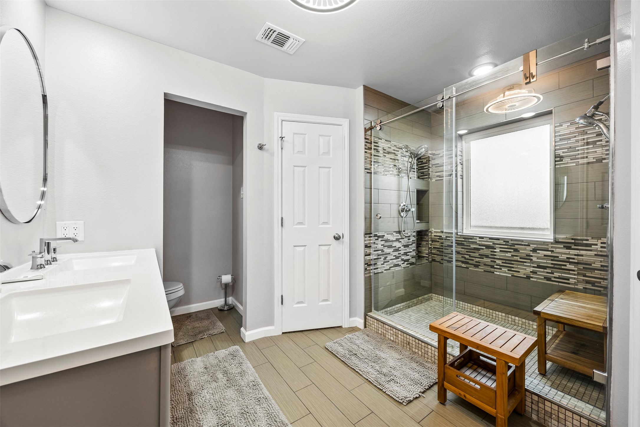 909 Valley View Avenue Red Oak TX 75154
