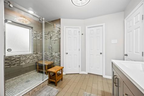 909 Valley View Avenue Red Oak TX 75154