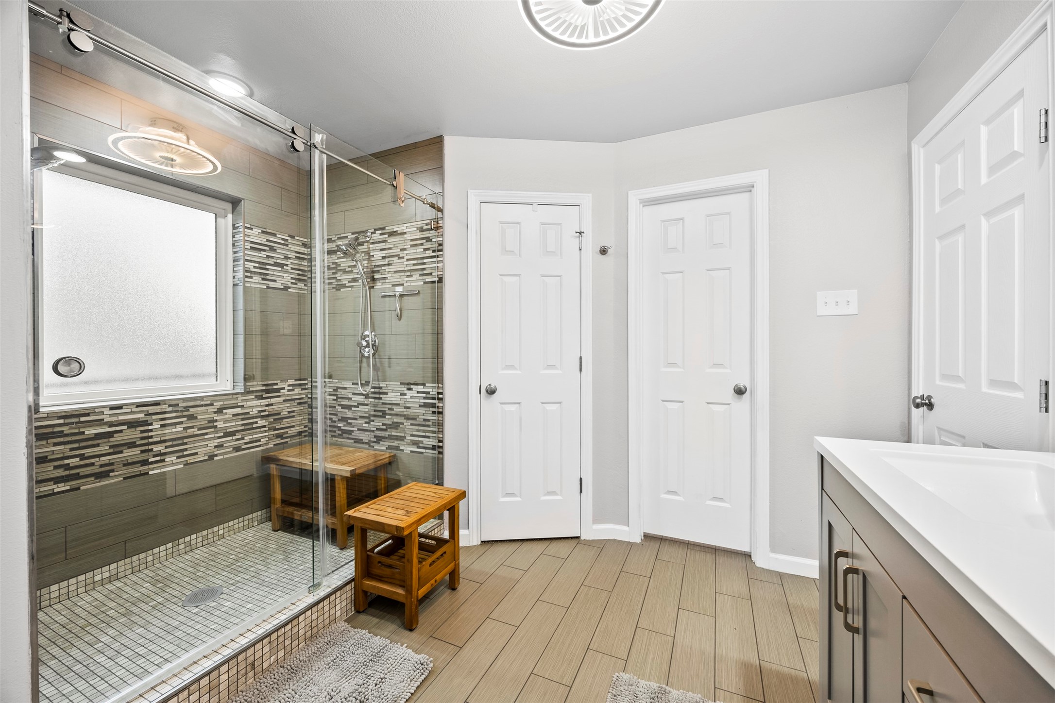 909 Valley View Avenue Red Oak TX 75154