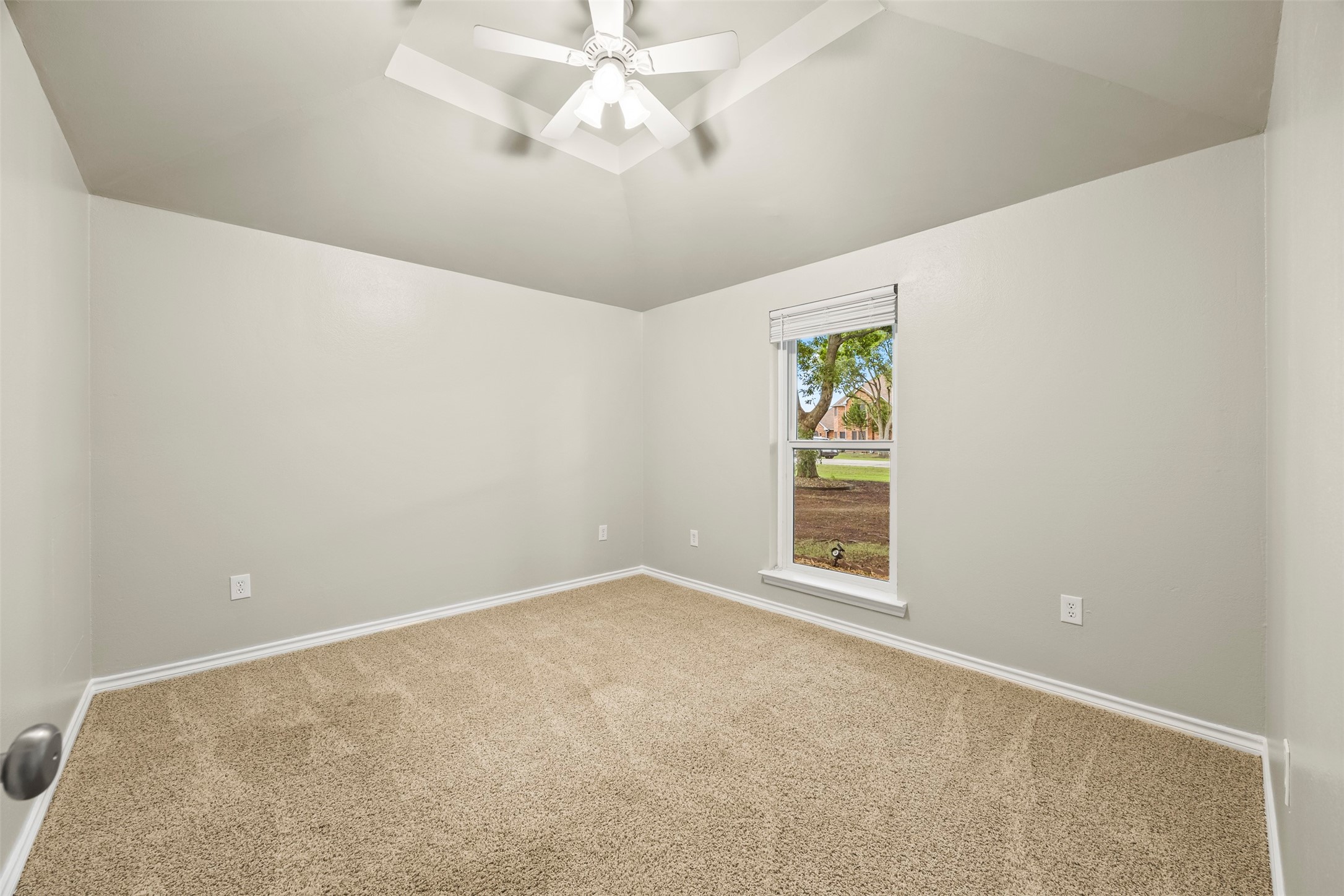 909 Valley View Avenue Red Oak TX 75154
