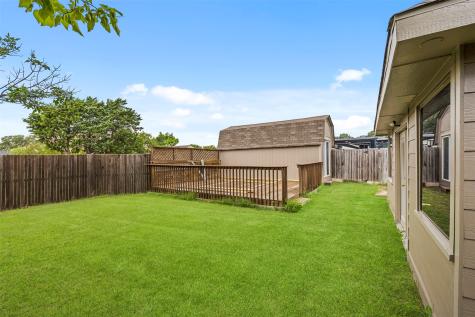 909 Valley View Avenue Red Oak TX 75154