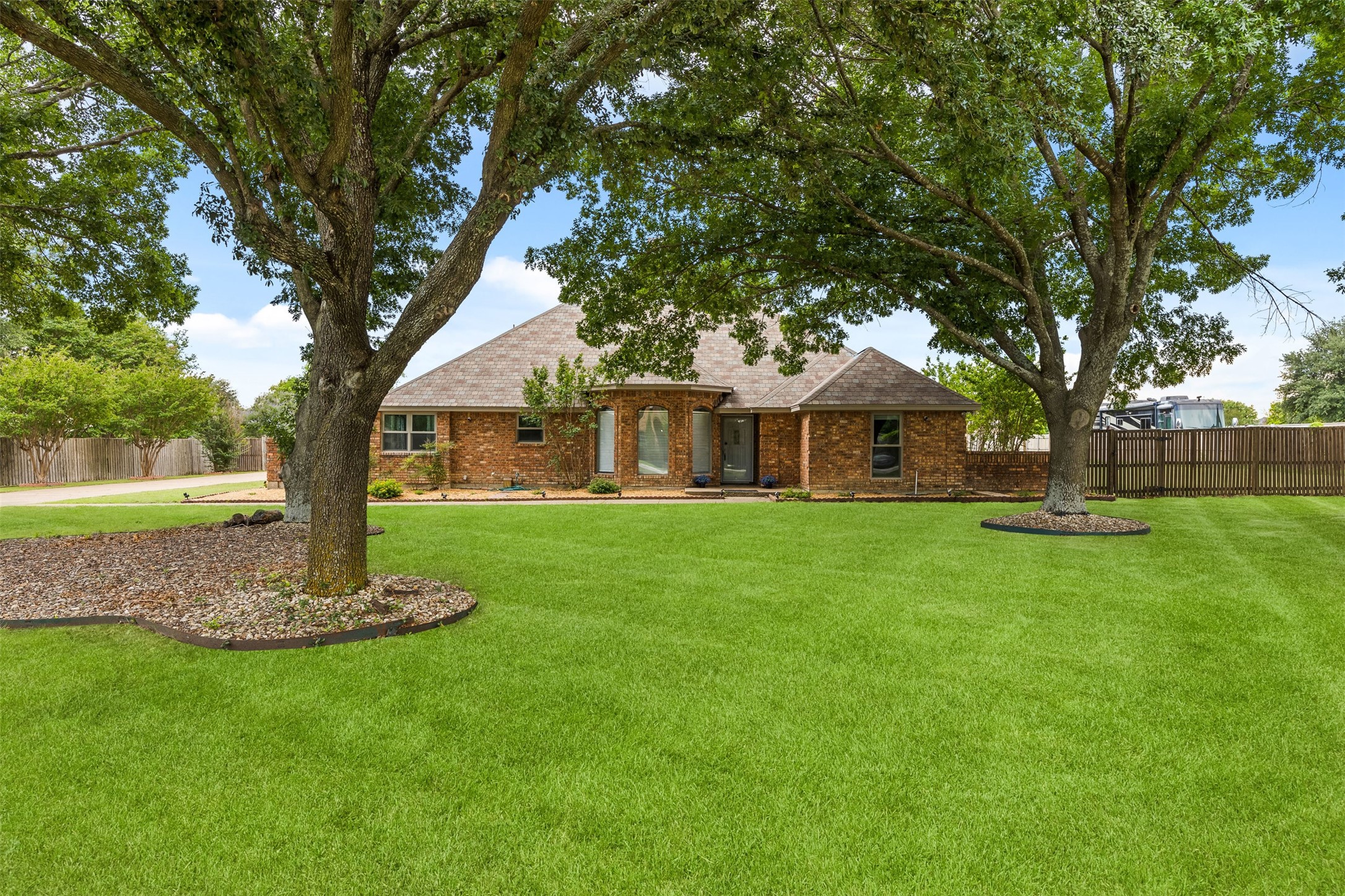 909 Valley View Avenue Red Oak TX 75154
