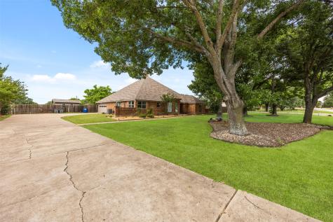 909 Valley View Avenue Red Oak TX 75154