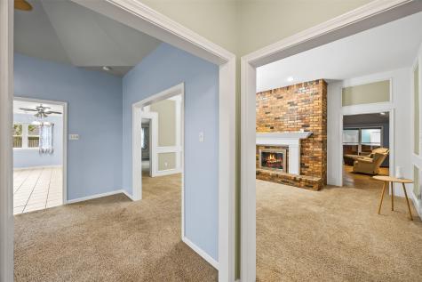 909 Valley View Avenue Red Oak TX 75154