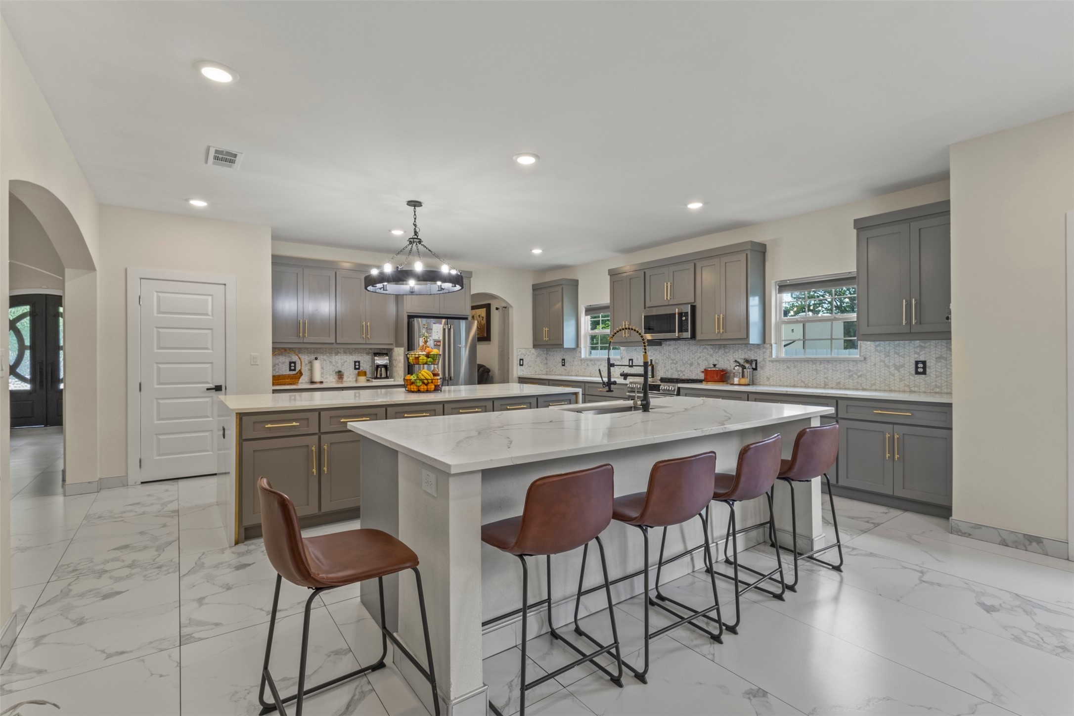 11101 Leeper Drive Balch Springs TX 75180