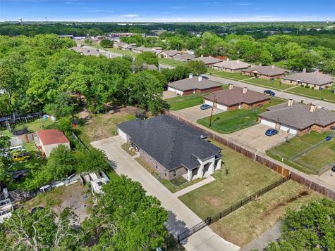 11101 Leeper Drive Balch Springs TX 75180