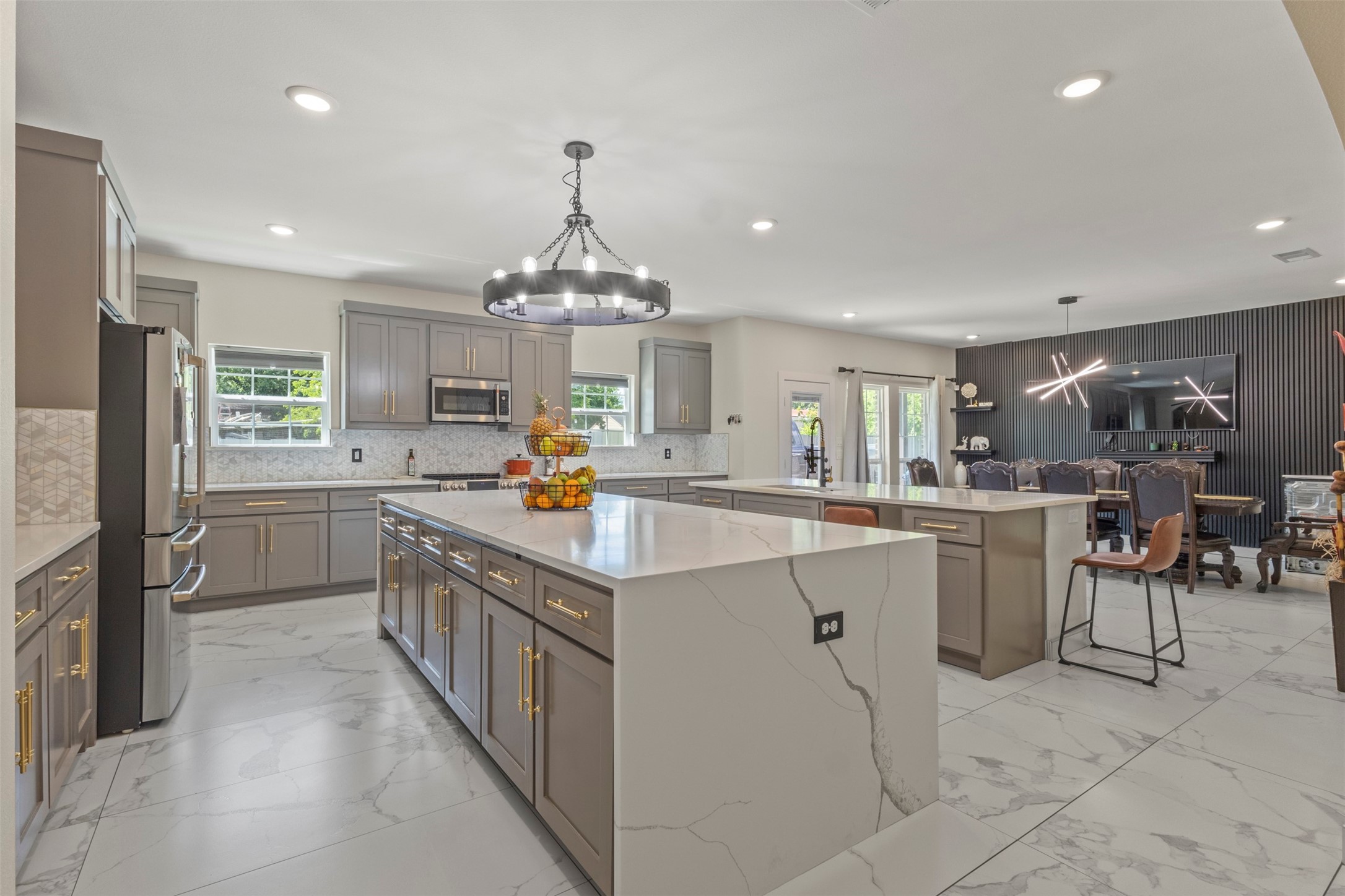 11101 Leeper Drive Balch Springs TX 75180