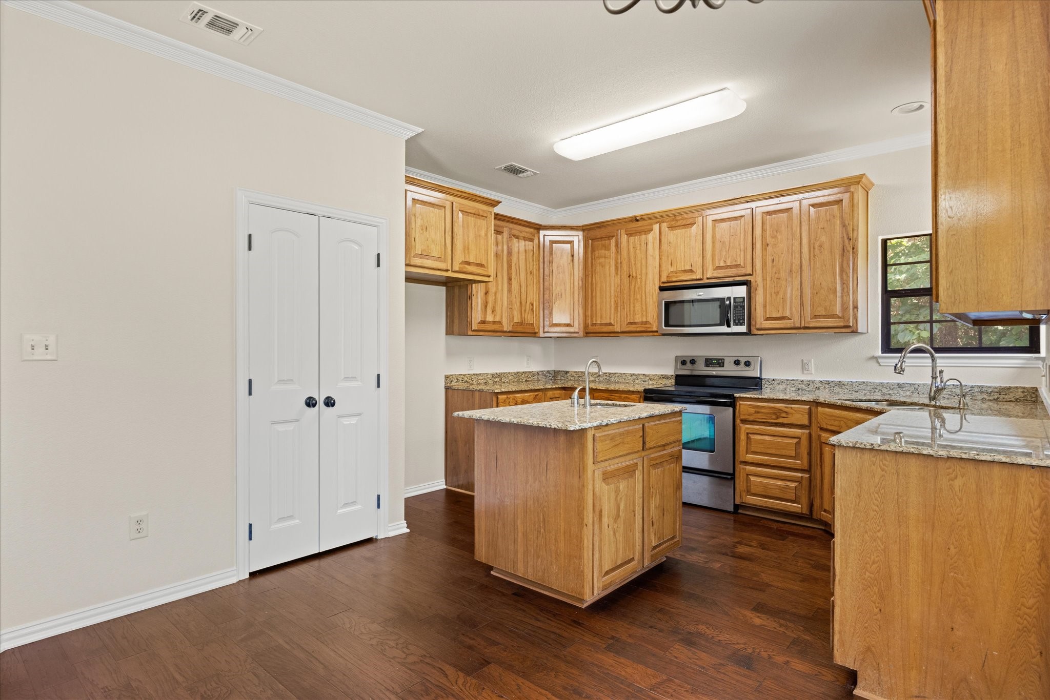 425 Indian Mountain Court Granbury TX 76048