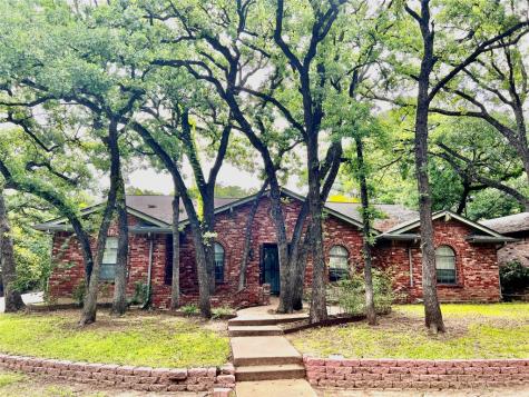 1907 Scarlett Court Arlington TX 76012