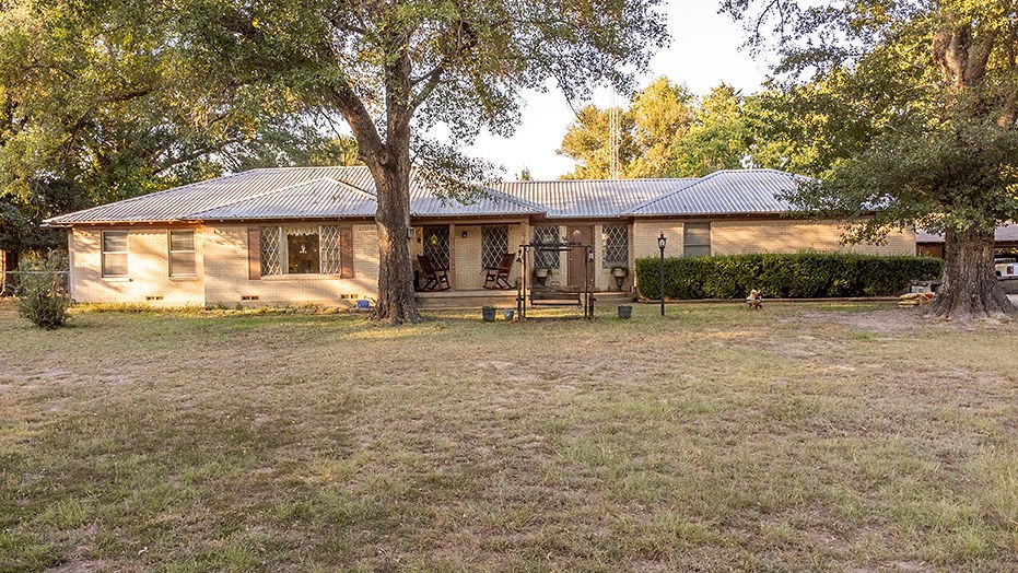 8212 Us Highway 80 Grand Saline TX 75140
