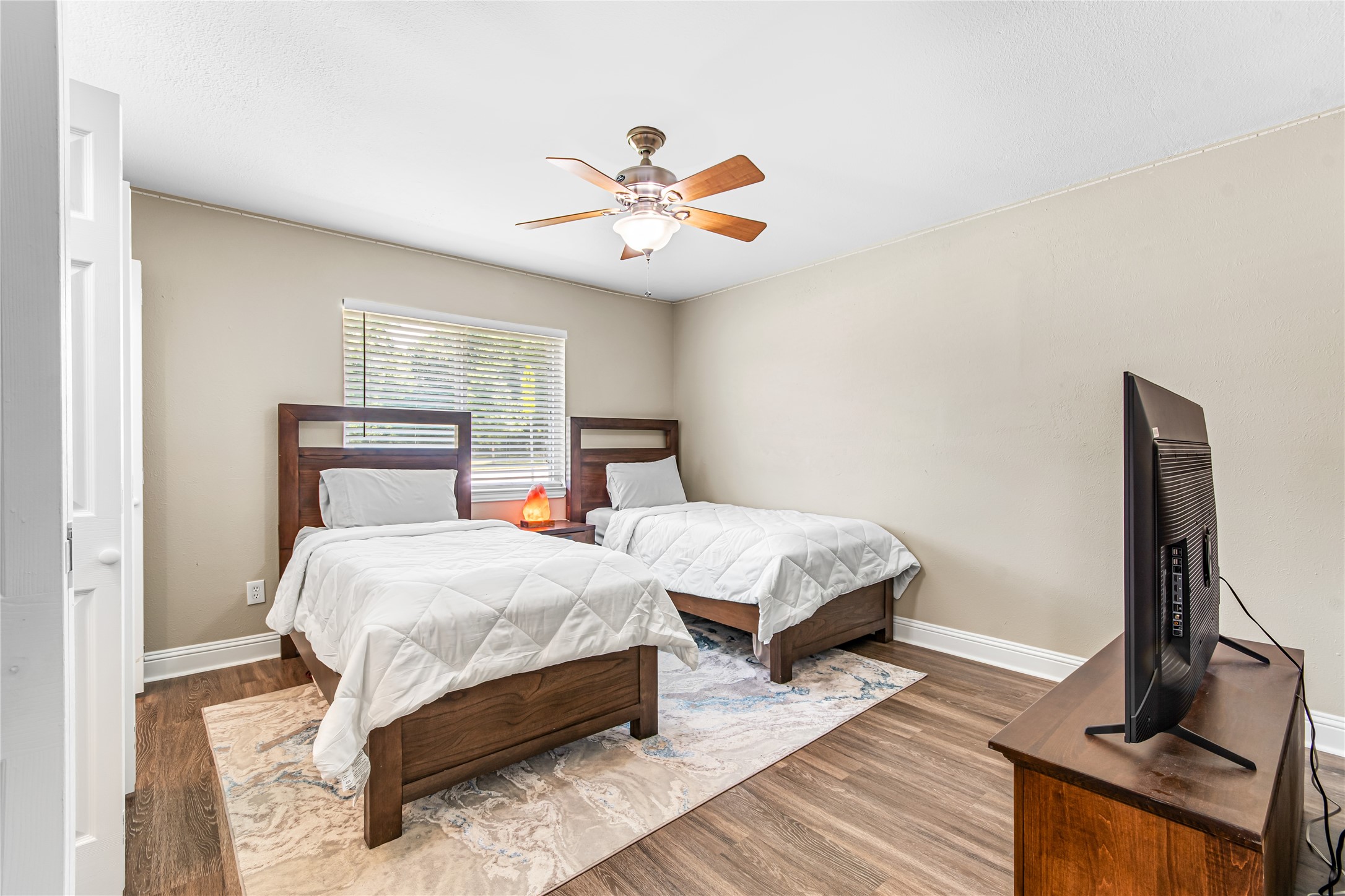 436 Ball Street Grapevine TX 76051