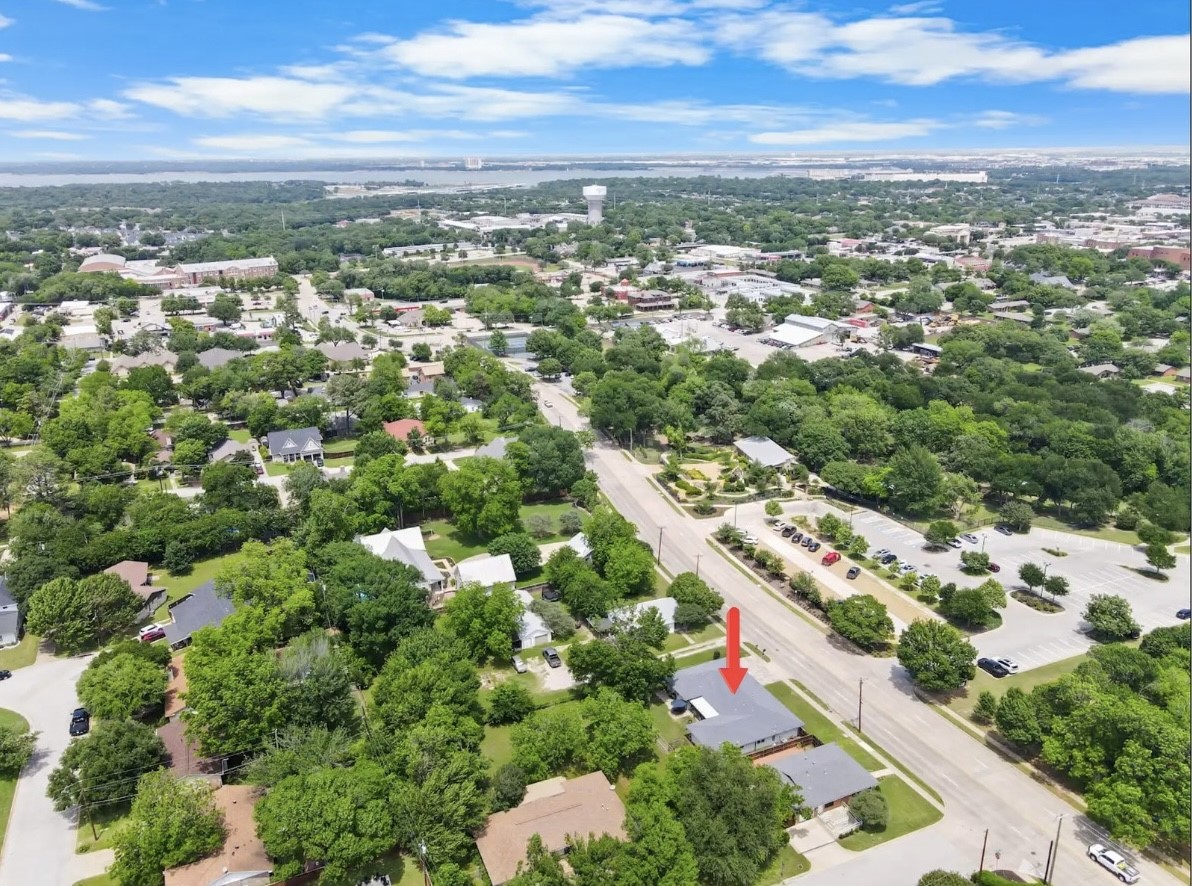 436 Ball Street Grapevine TX 76051