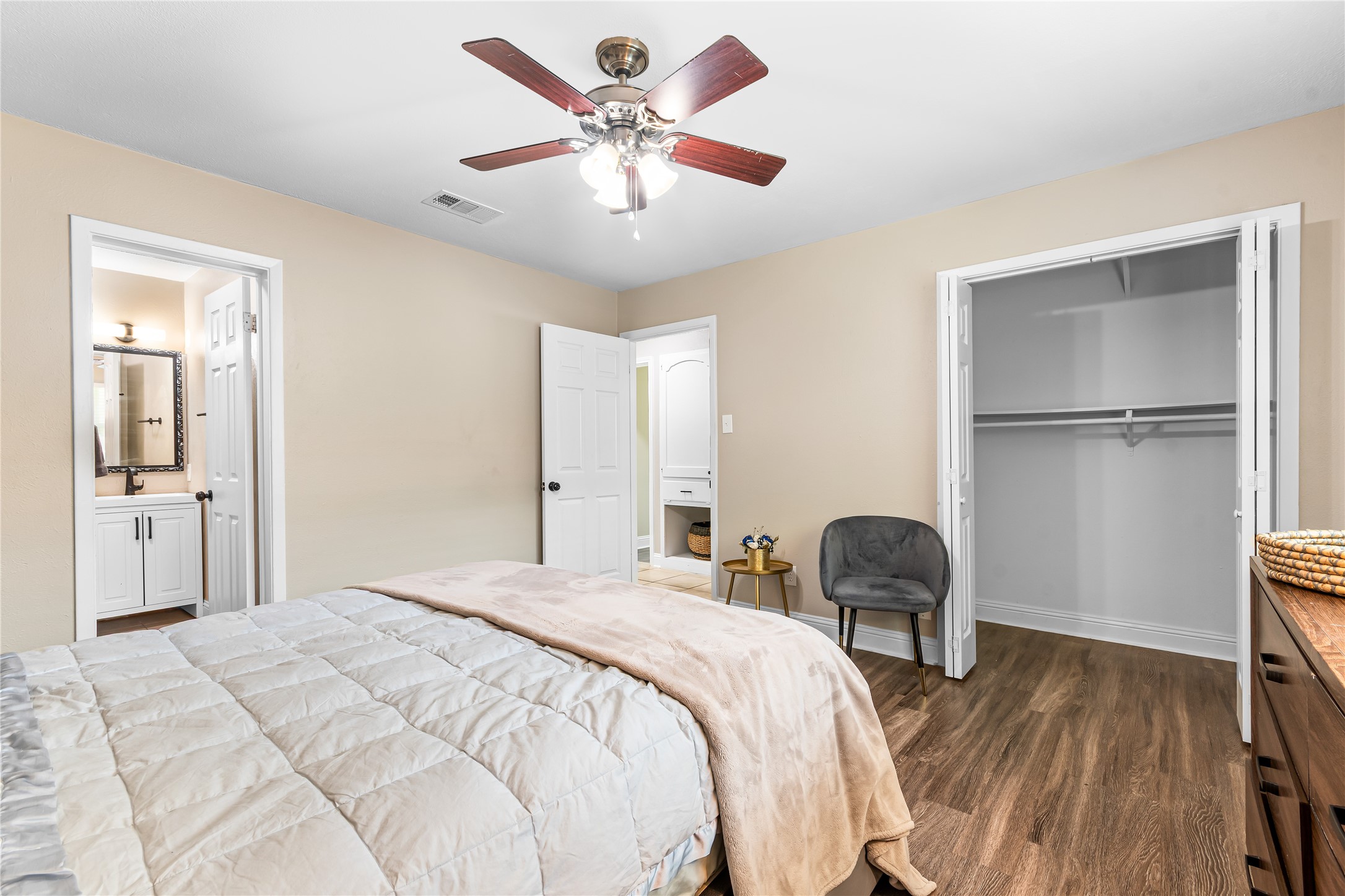 436 Ball Street Grapevine TX 76051