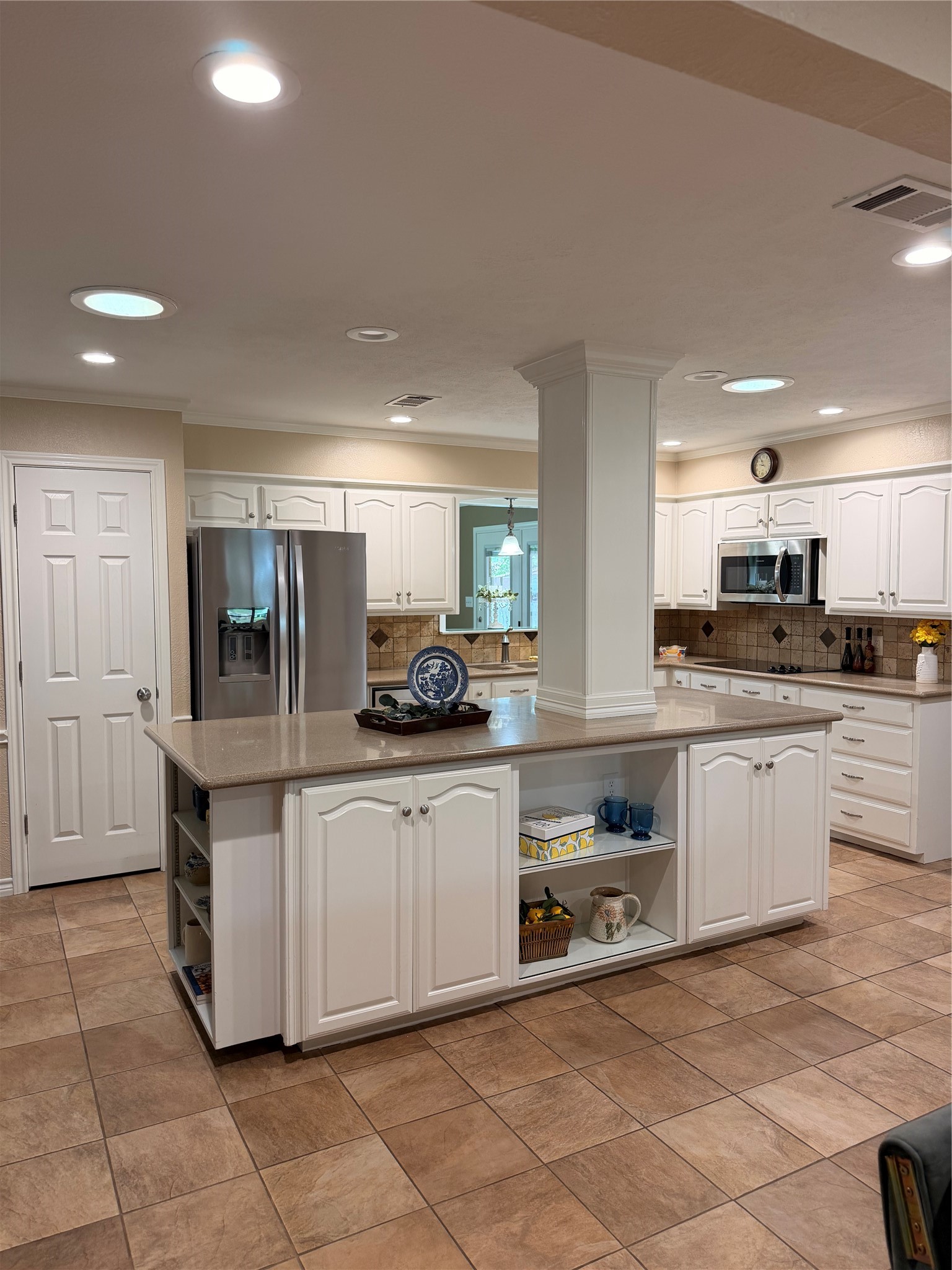 1202 Red Oak Ennis TX 75119
