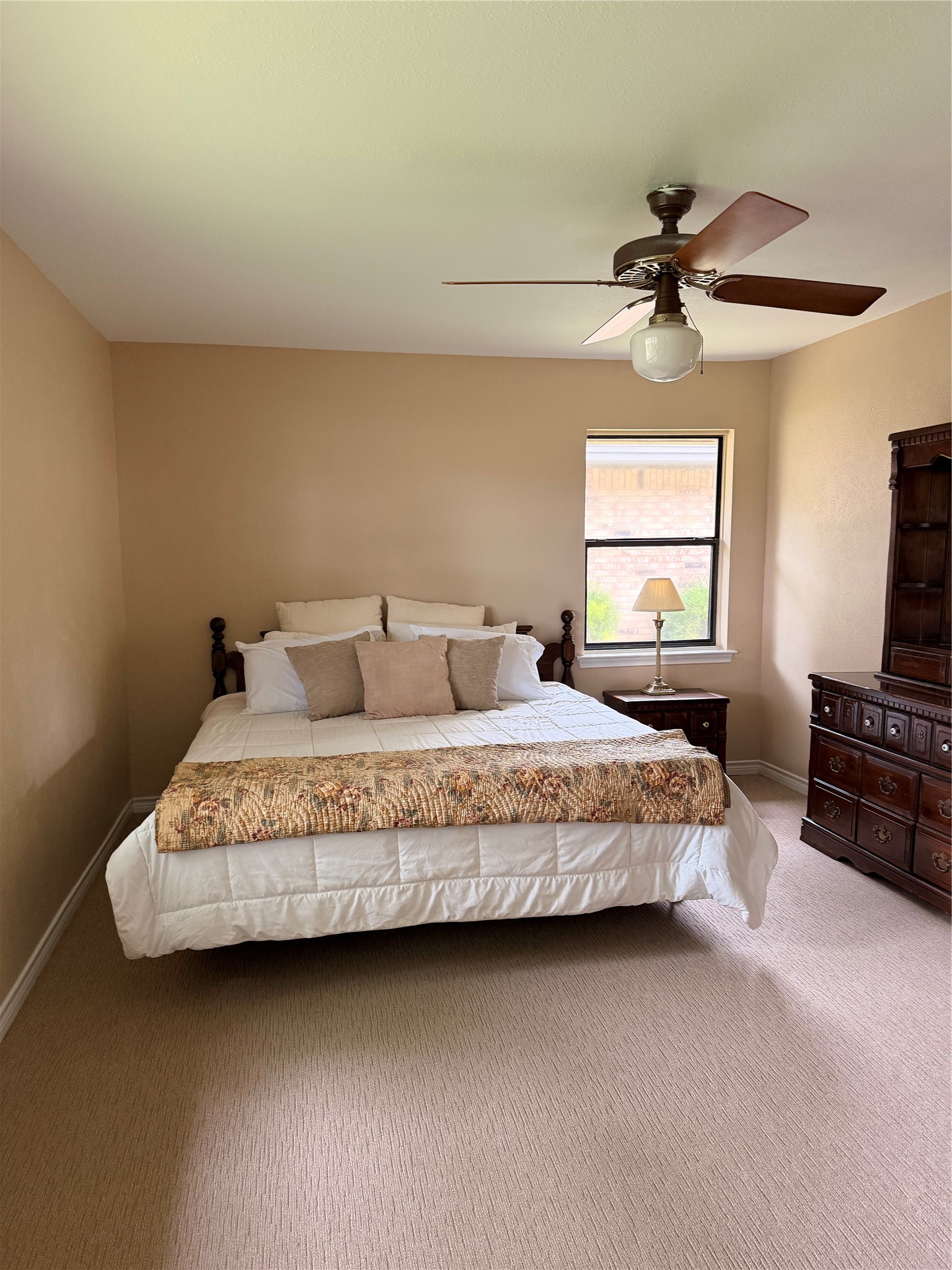 1202 Red Oak Ennis TX 75119