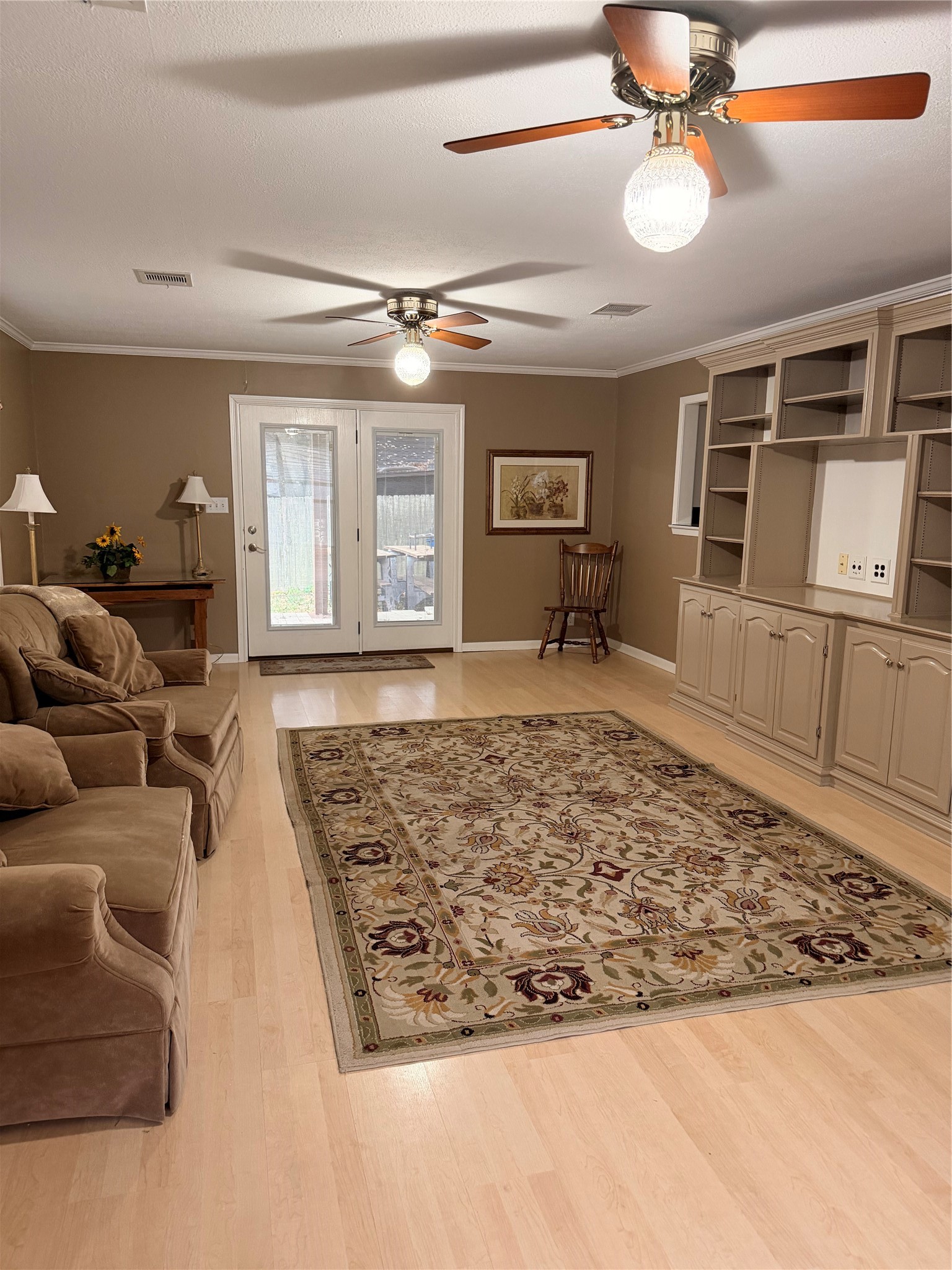 1202 Red Oak Ennis TX 75119