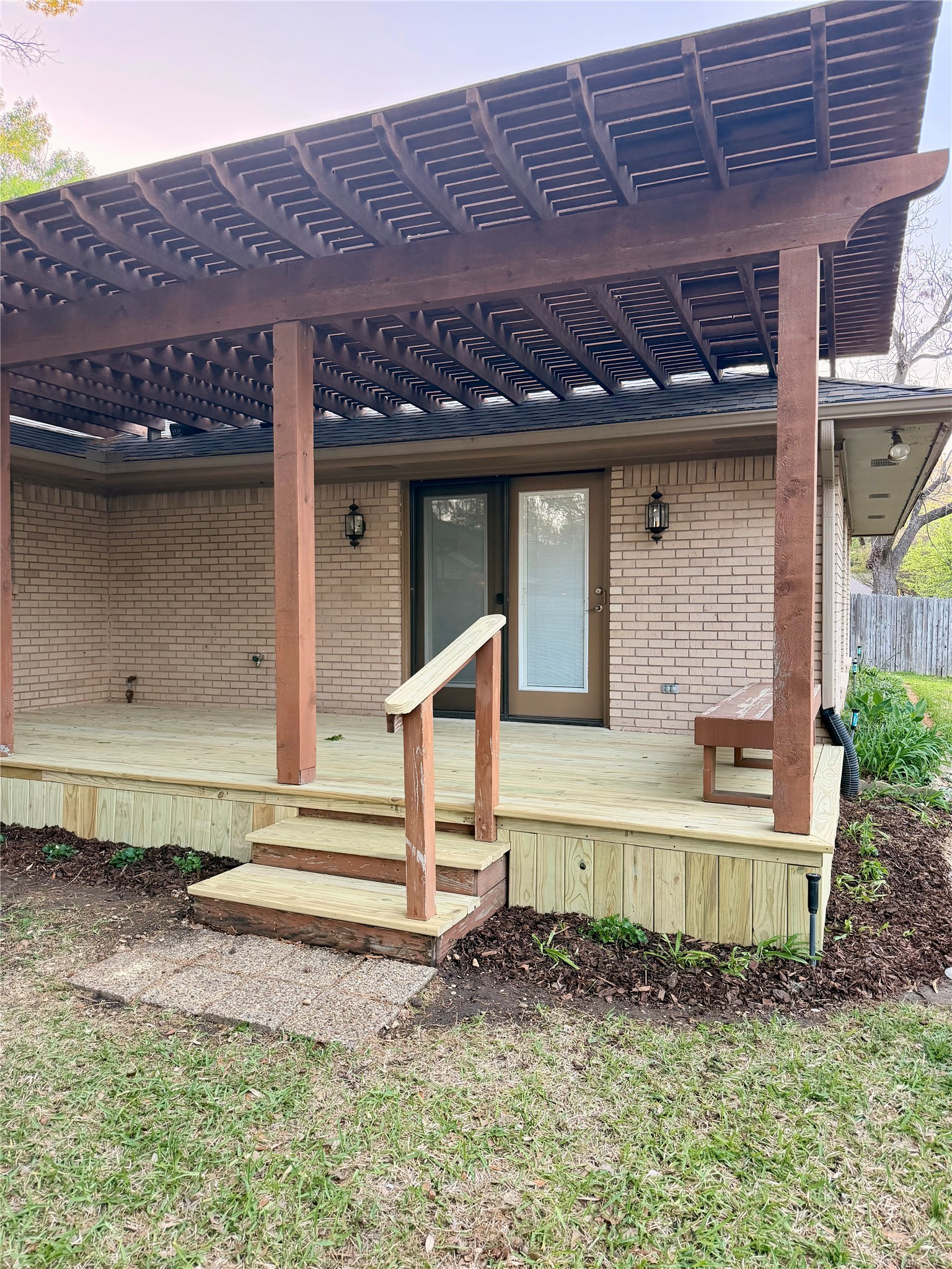 1202 Red Oak Ennis TX 75119
