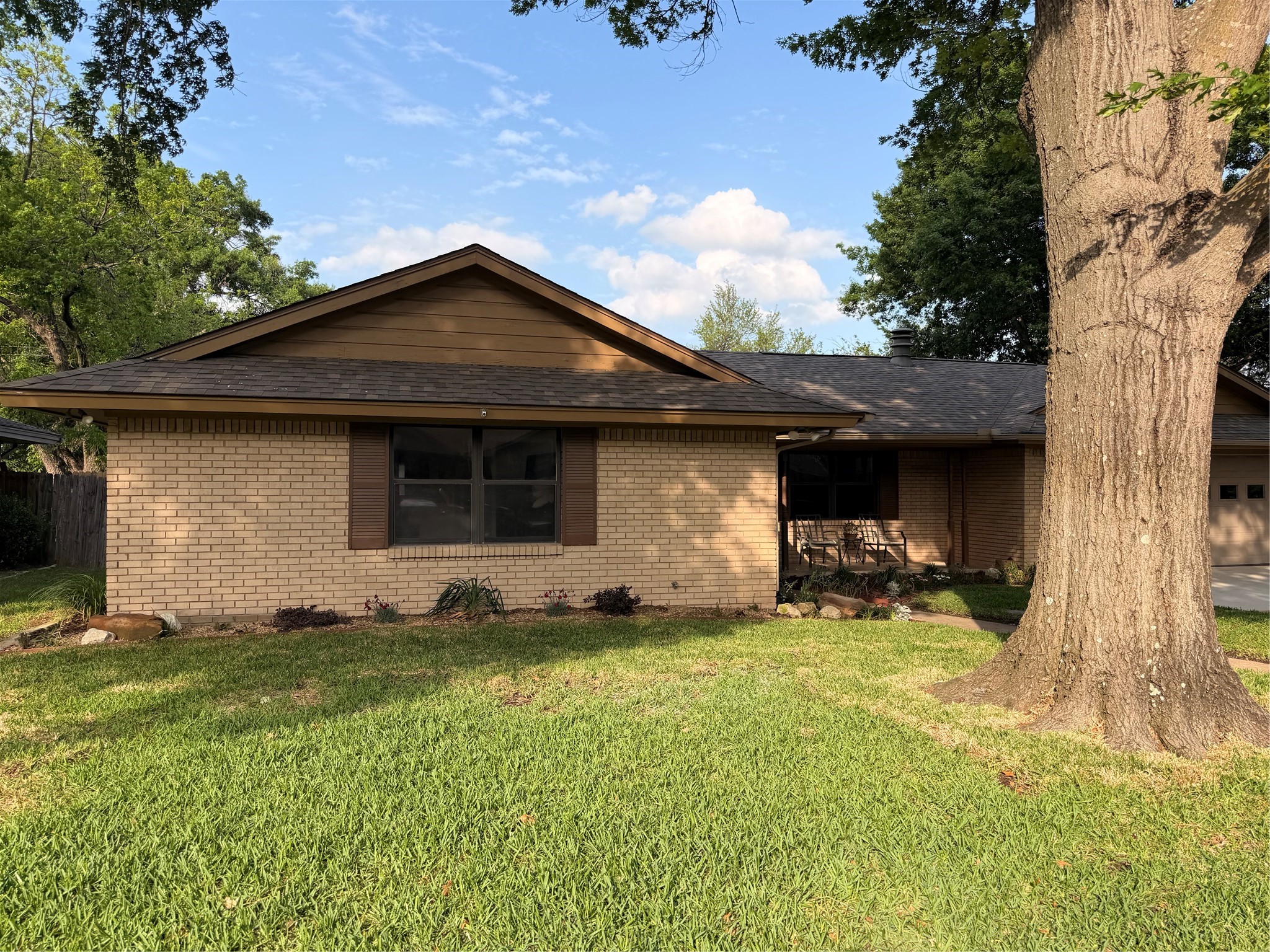 1202 Red Oak Ennis TX 75119
