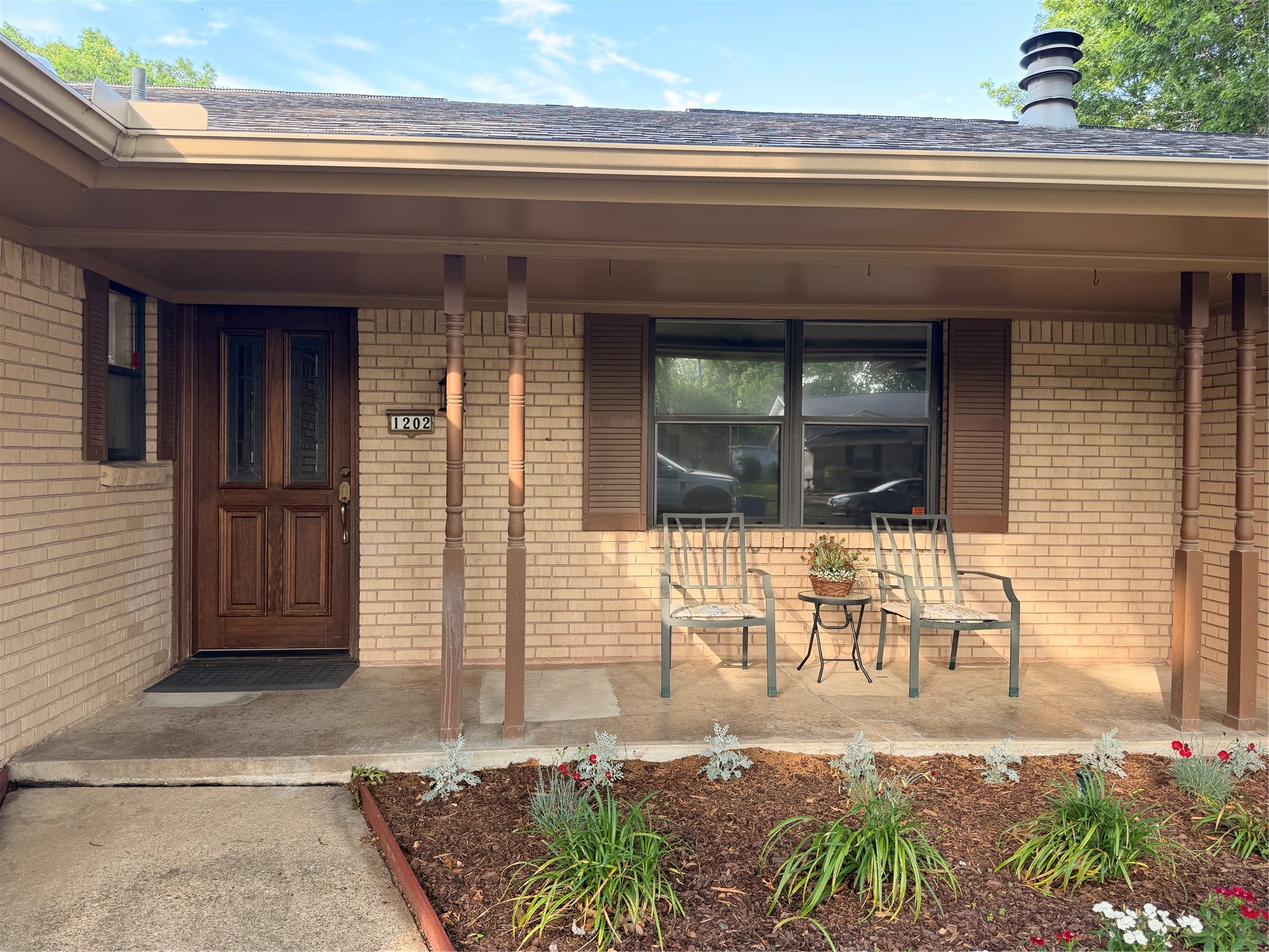 1202 Red Oak Ennis TX 75119