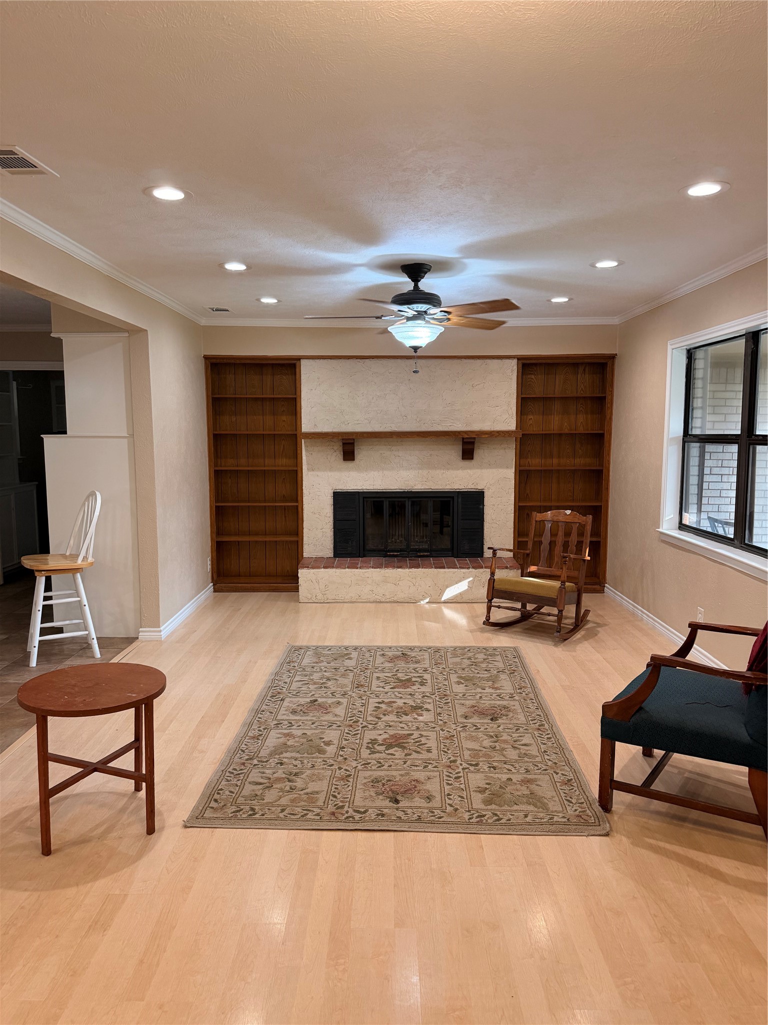1202 Red Oak Ennis TX 75119