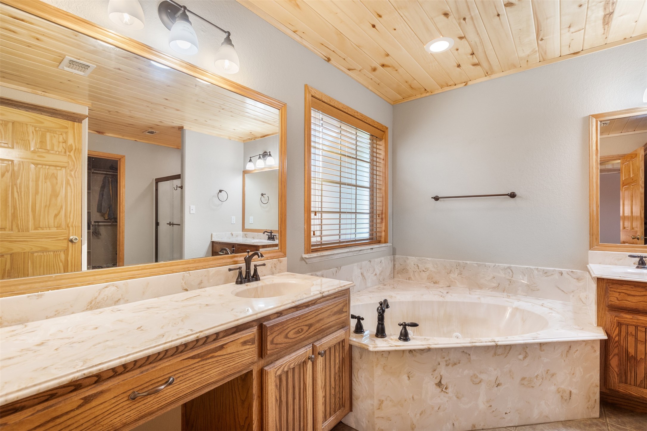 2040 Shannon Road Denison TX 75021