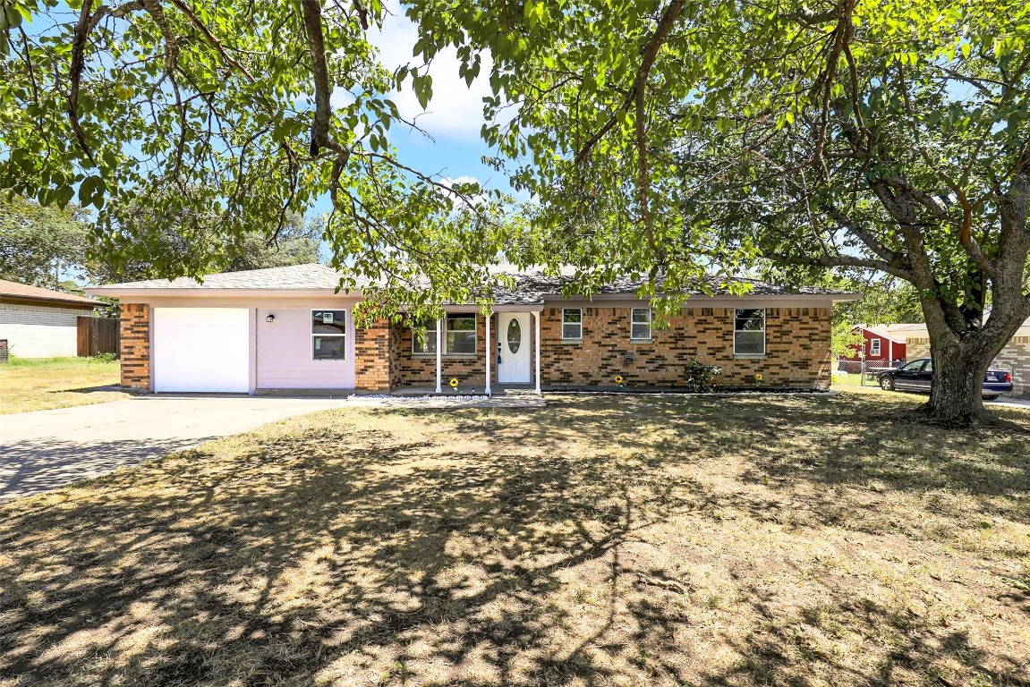 504 N Pearson Street Godley TX 76044