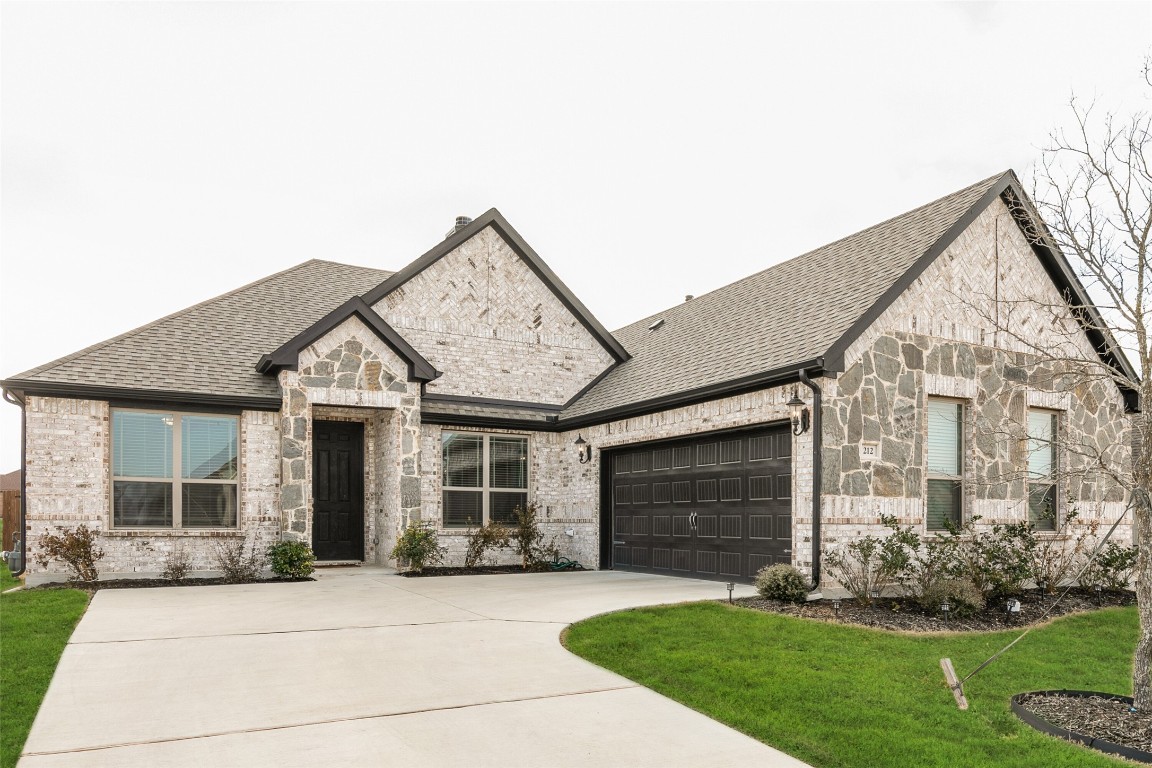 212 Stefani Drive Red Oak TX 75154