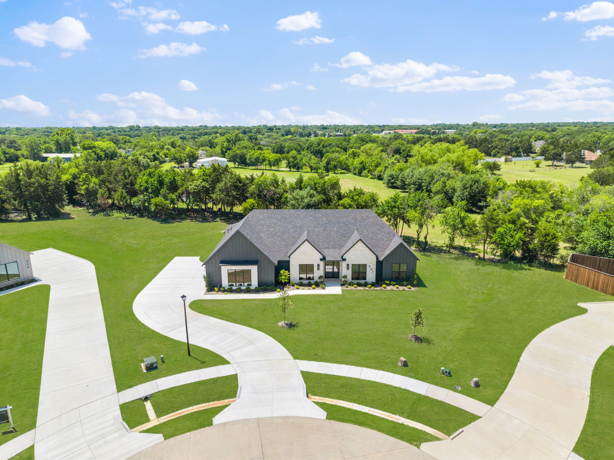 301 Whispering Way Red Oak TX 75154