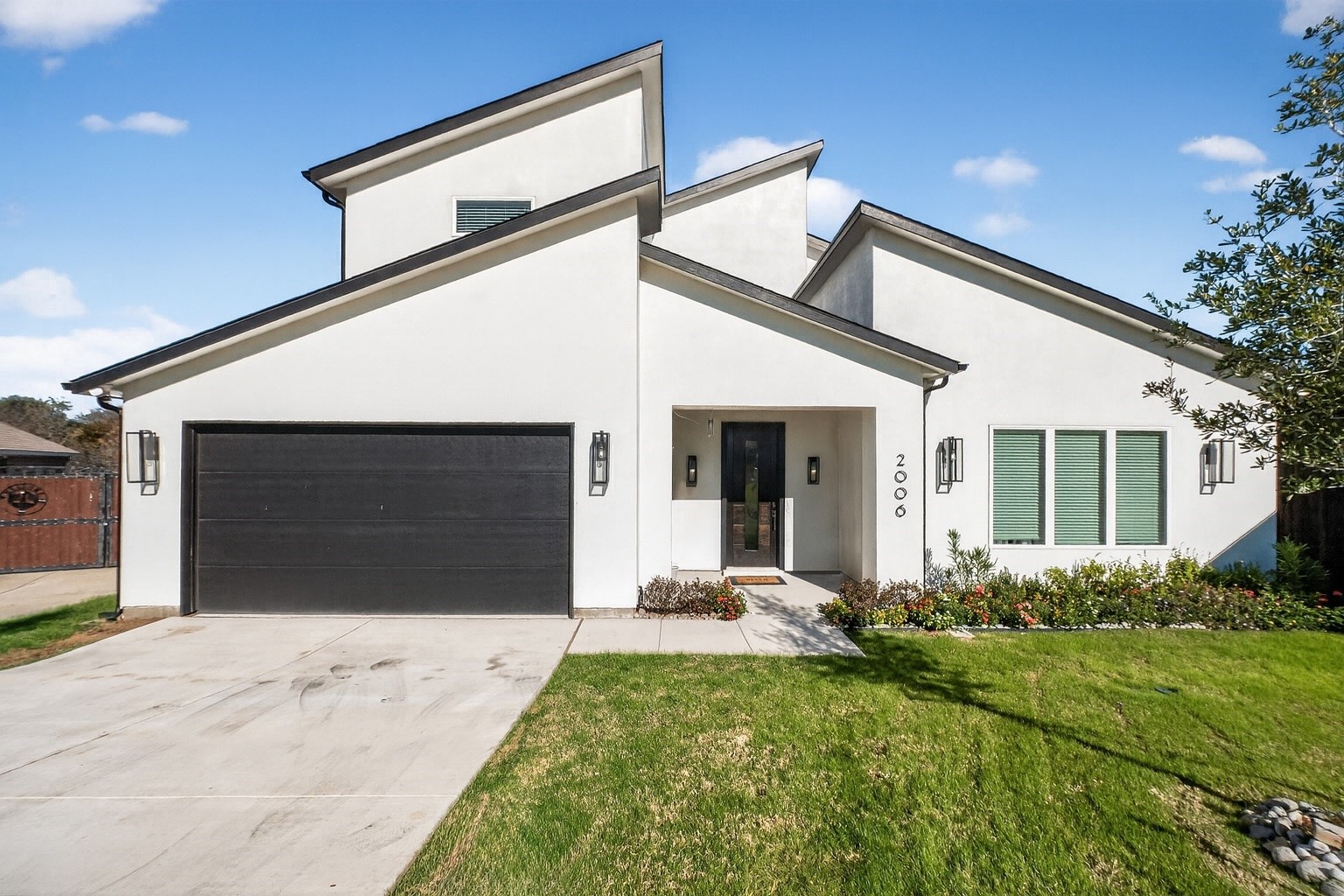 2006 Oak Garden Court Dallas TX 75232