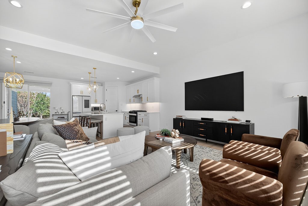2006 Oak Garden Court Dallas TX 75232