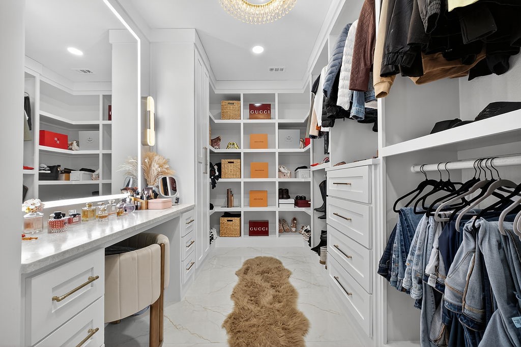 2006 Oak Garden Court Dallas TX 75232