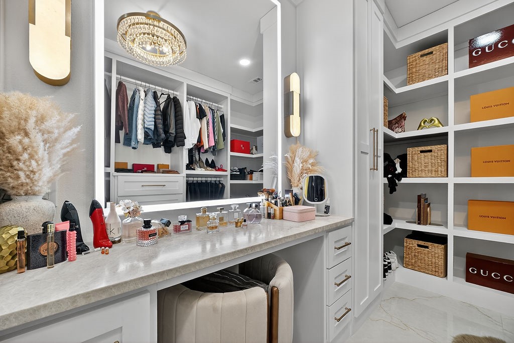 2006 Oak Garden Court Dallas TX 75232
