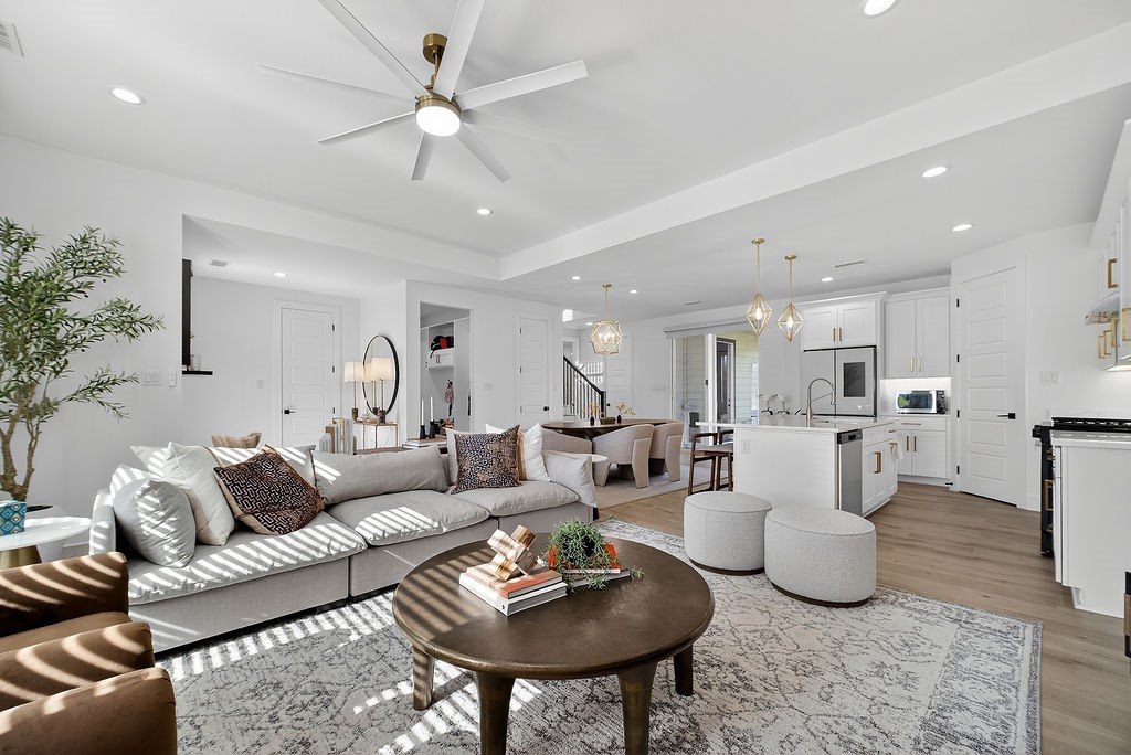 2006 Oak Garden Court Dallas TX 75232