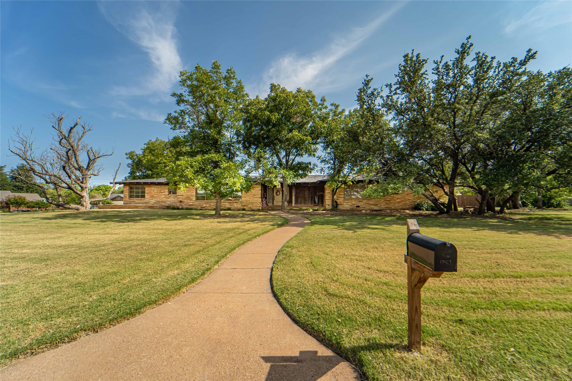 1501 W Elliott Street Breckenridge TX 76424