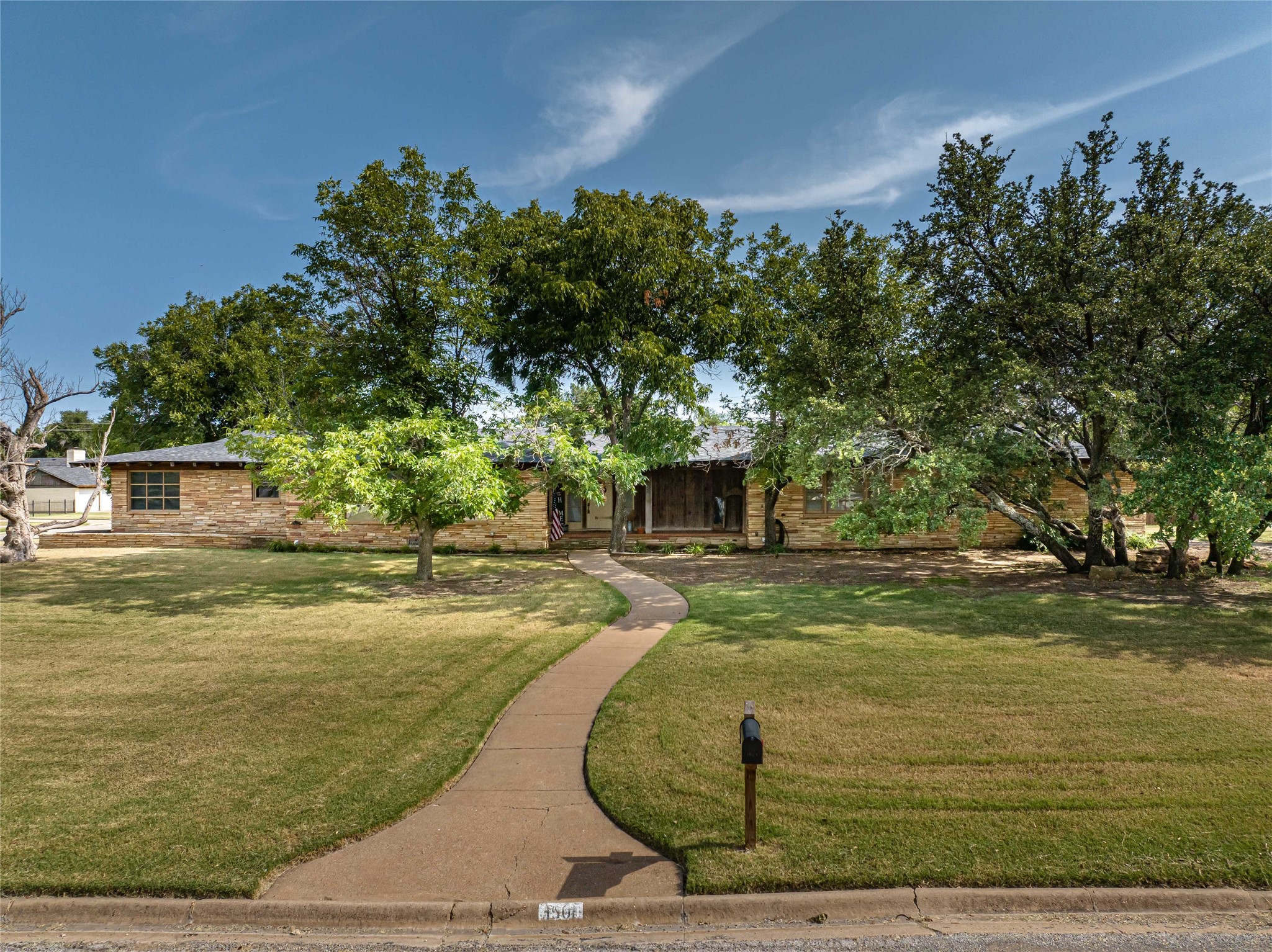 1501 W Elliott Street Breckenridge TX 76424