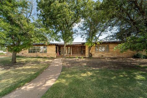 1501 W Elliott Street Breckenridge TX 76424