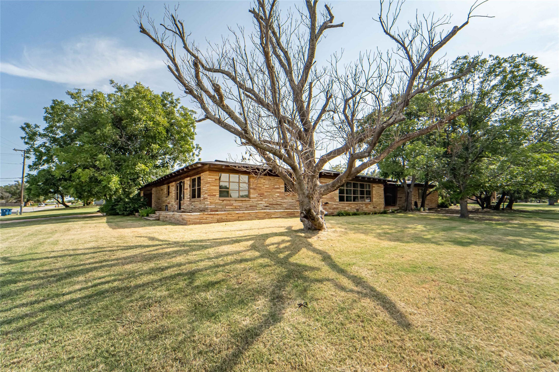 1501 W Elliott Street Breckenridge TX 76424