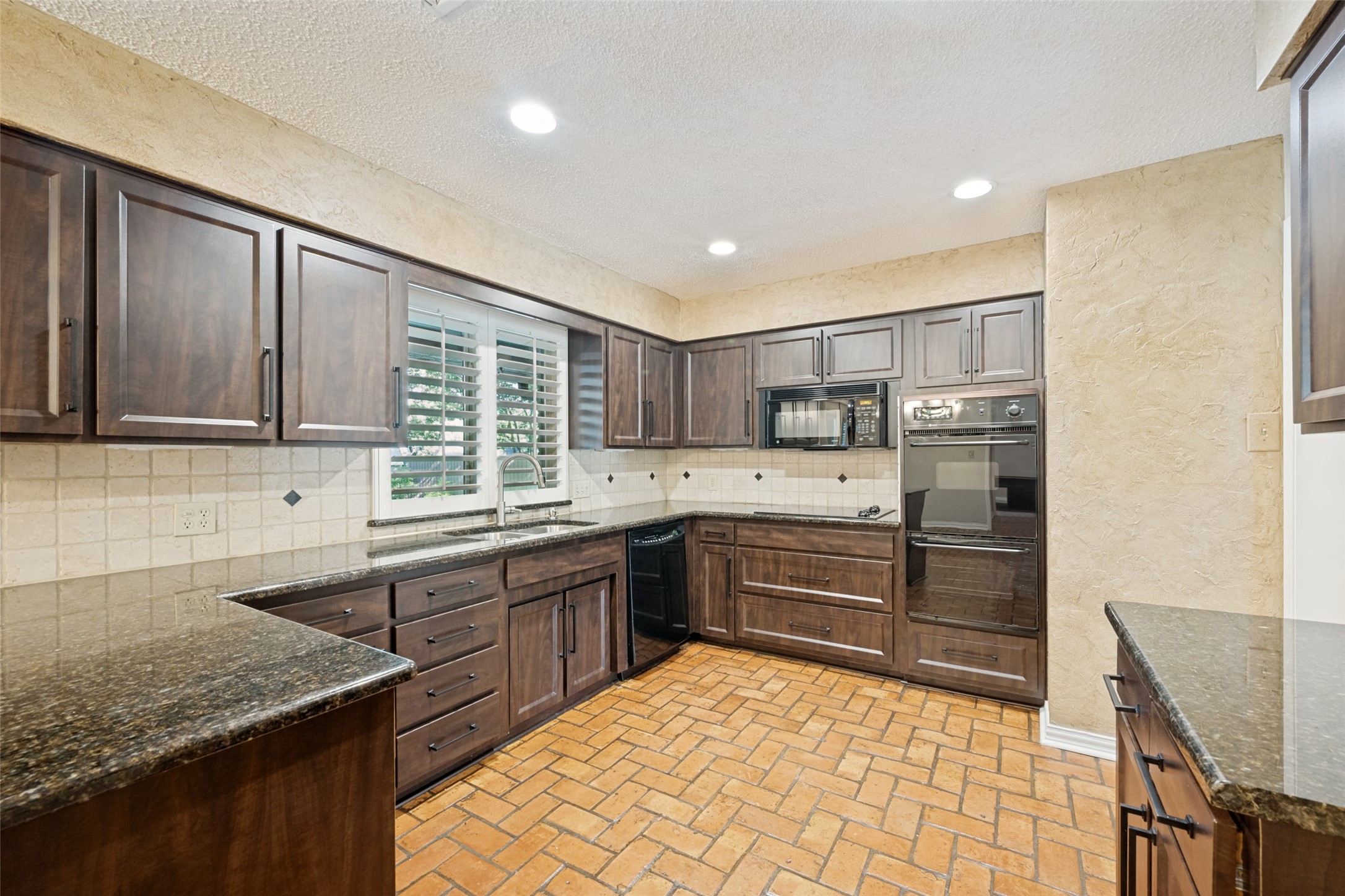 804 Firewheel Trail Fort Worth TX 76112