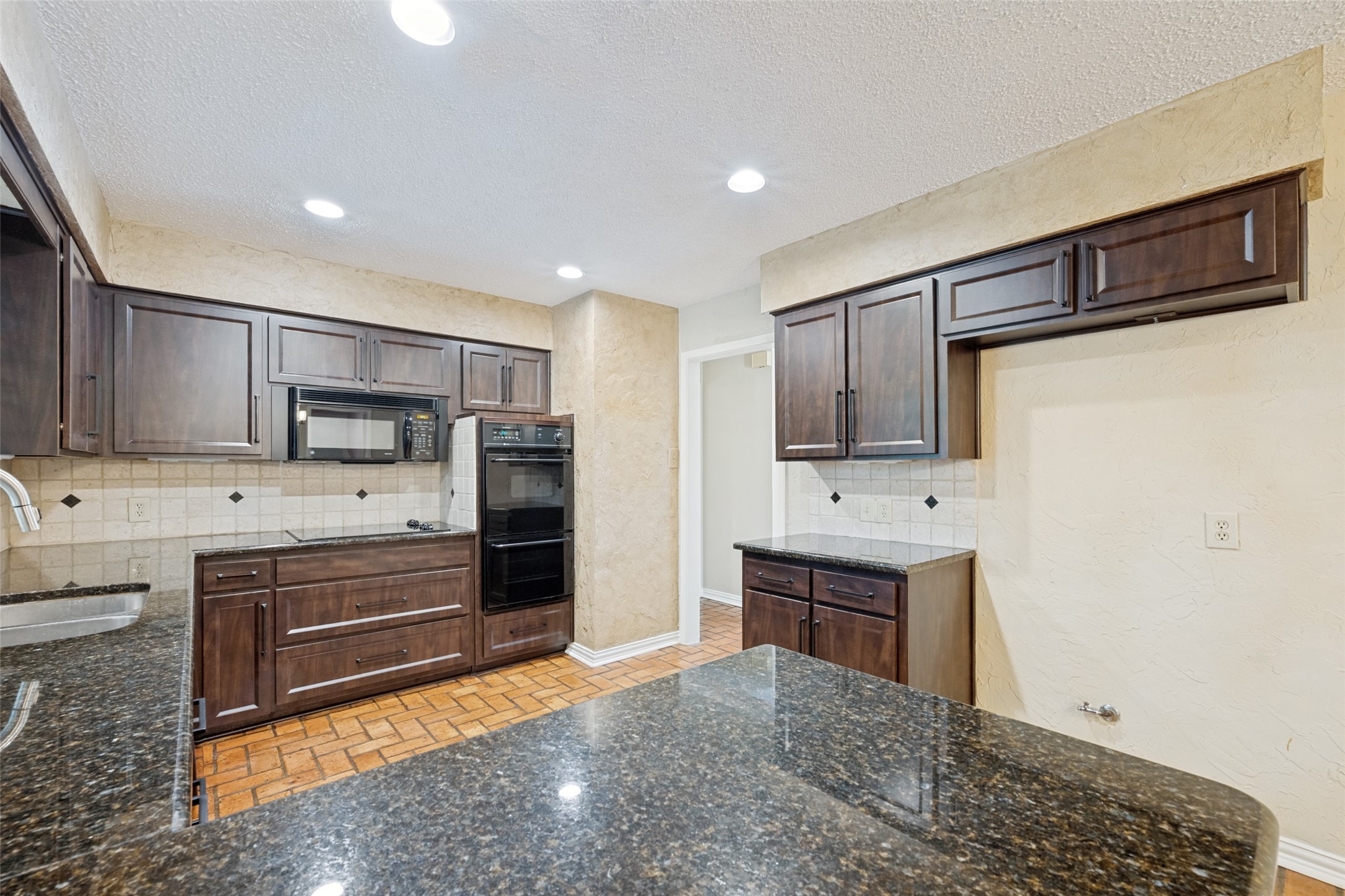 804 Firewheel Trail Fort Worth TX 76112