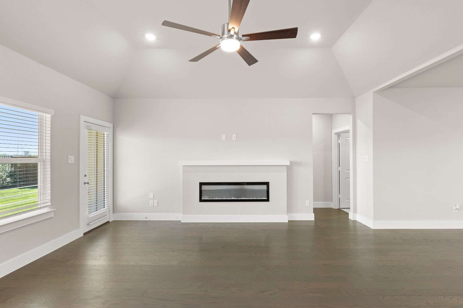 1925 Sapphire Run Mesquite TX 75181