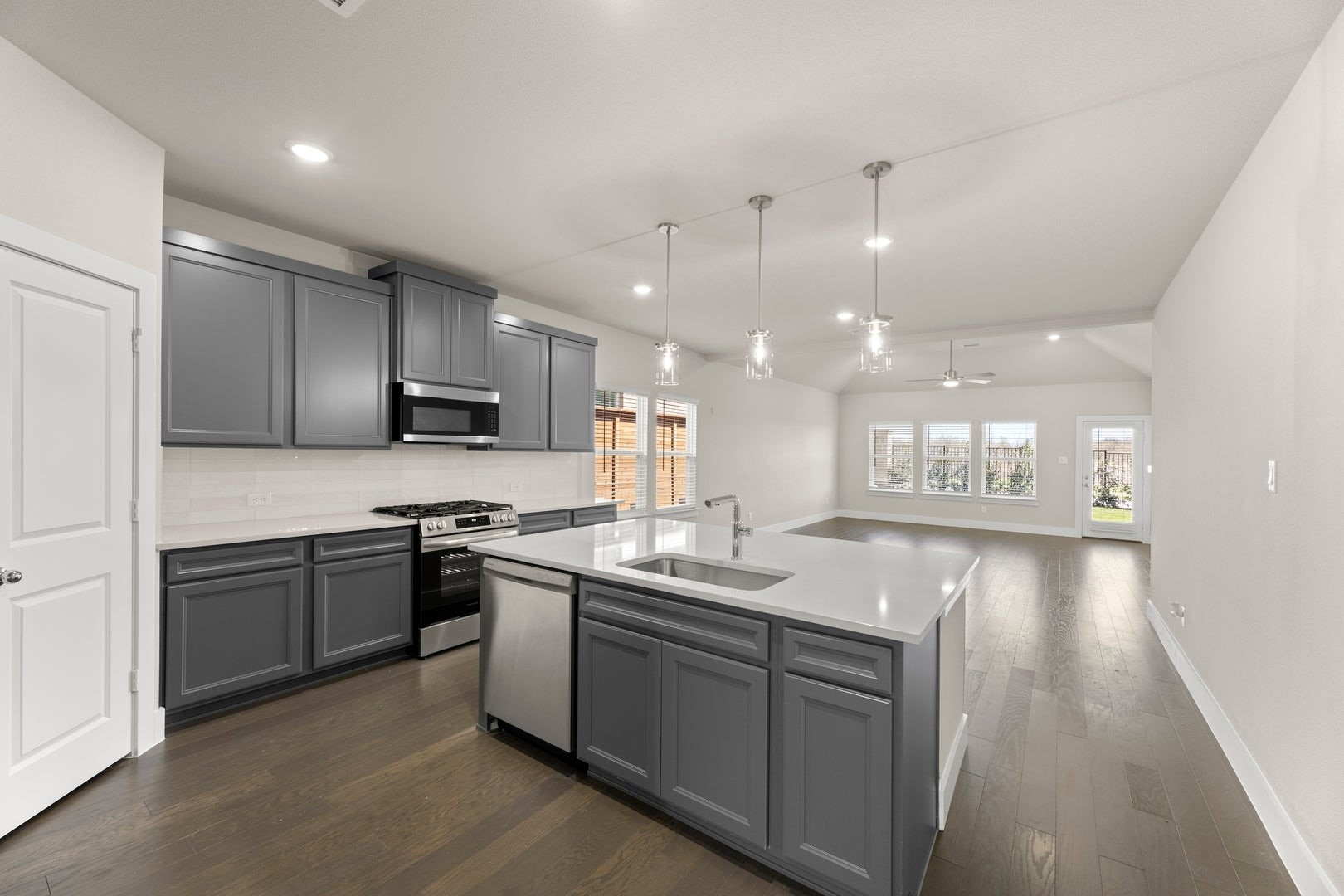 1925 Sapphire Run Mesquite TX 75181