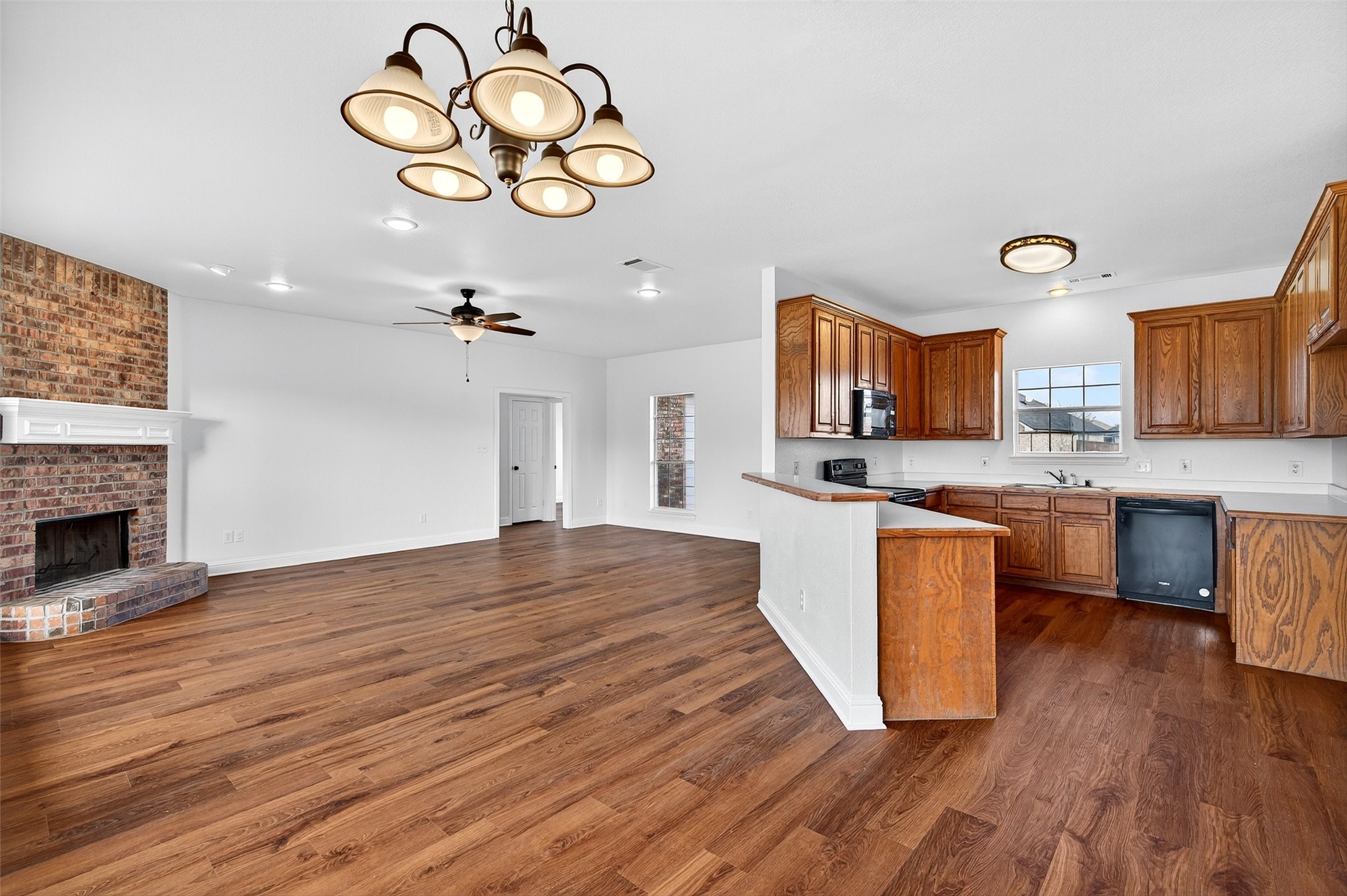 501 Harris Street Gunter TX 75058