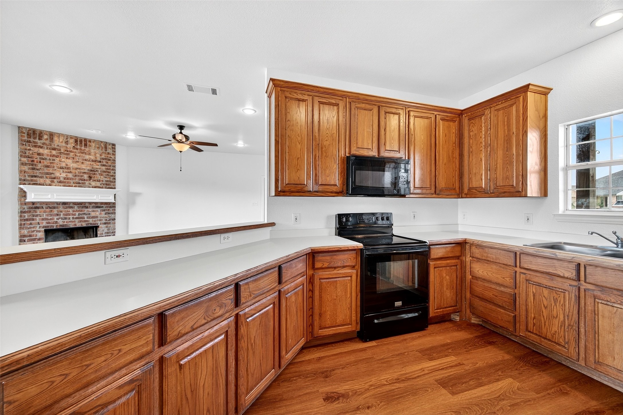 501 Harris Street Gunter TX 75058