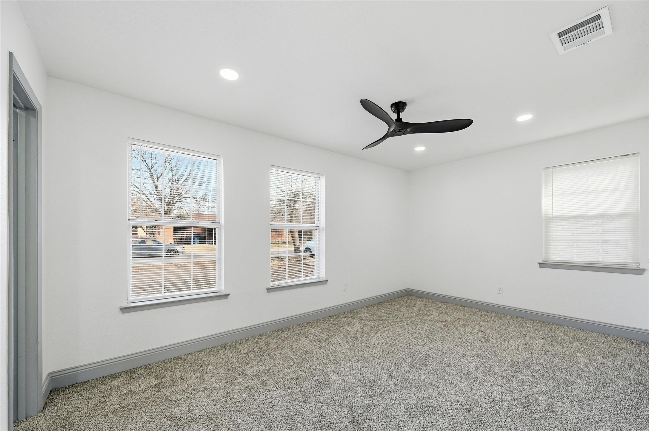 373 S Nachita Drive Dallas TX 75217