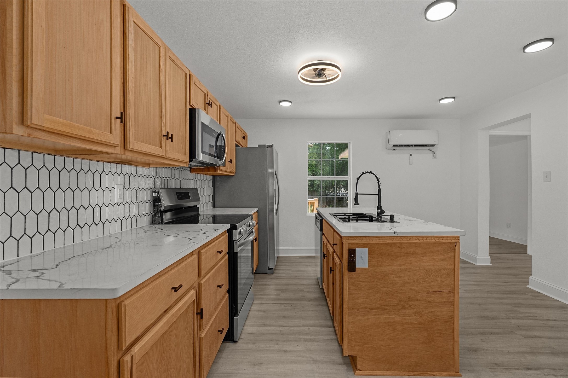 109 W Sedberry Jefferson TX 75657