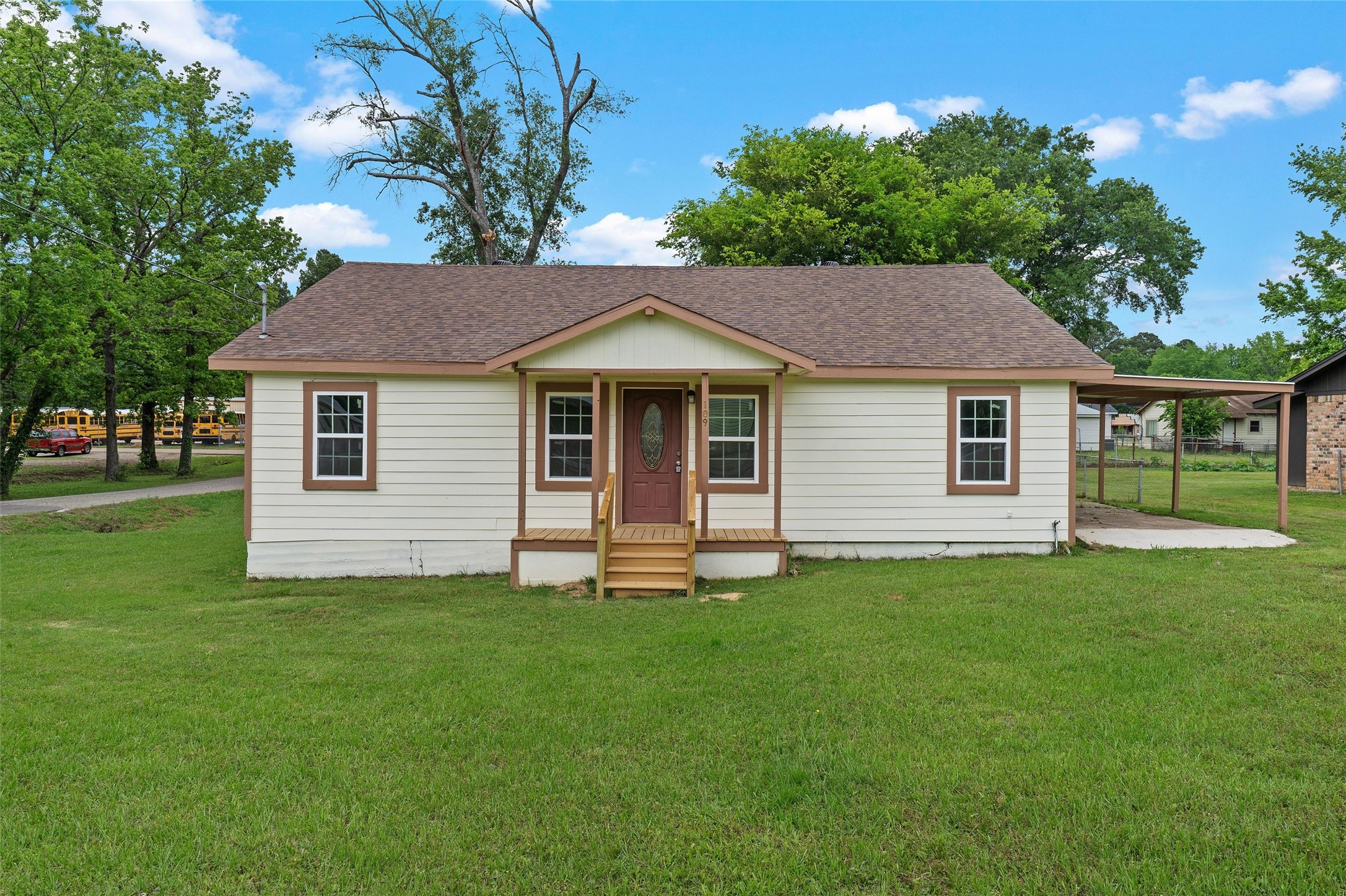 109 W Sedberry Jefferson TX 75657