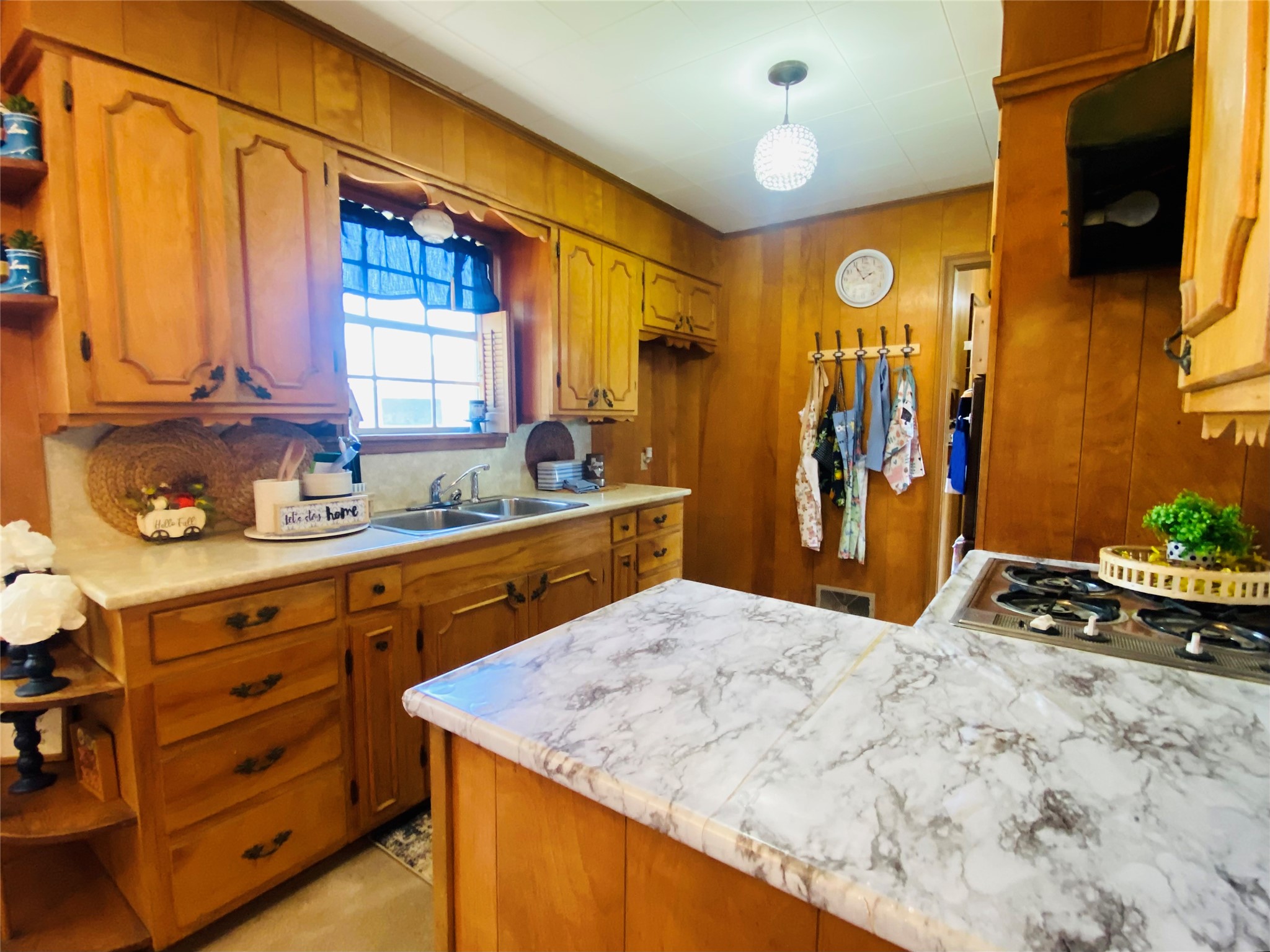 661 S 11th Avenue Munday TX 76371