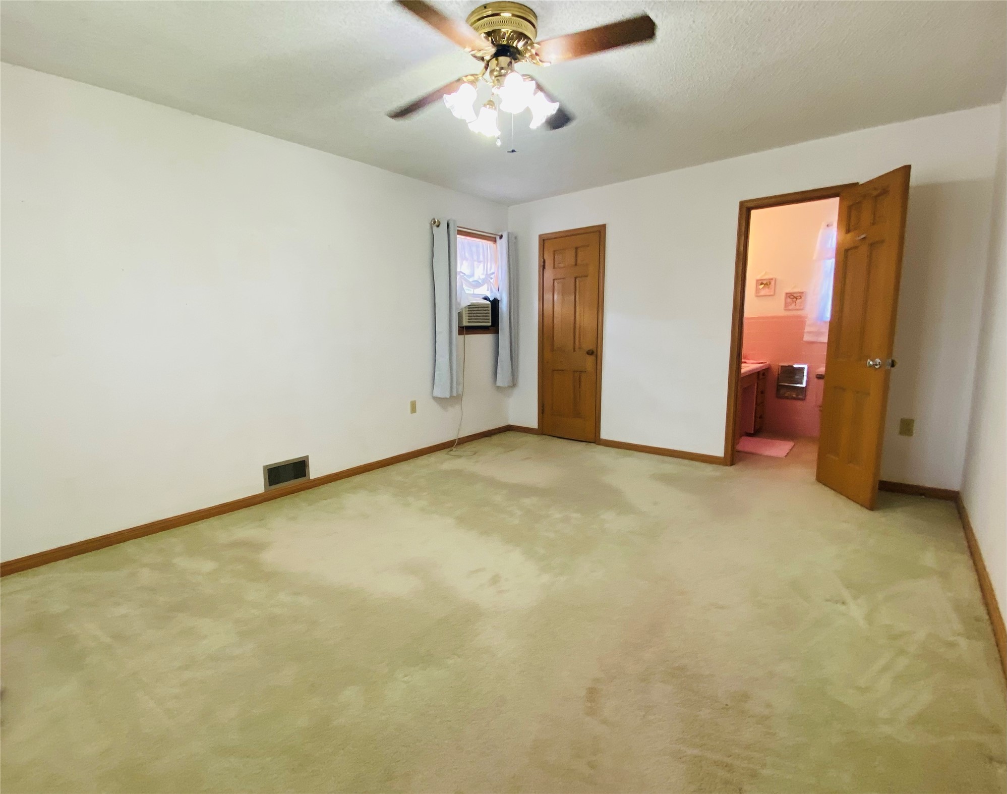 661 S 11th Avenue Munday TX 76371